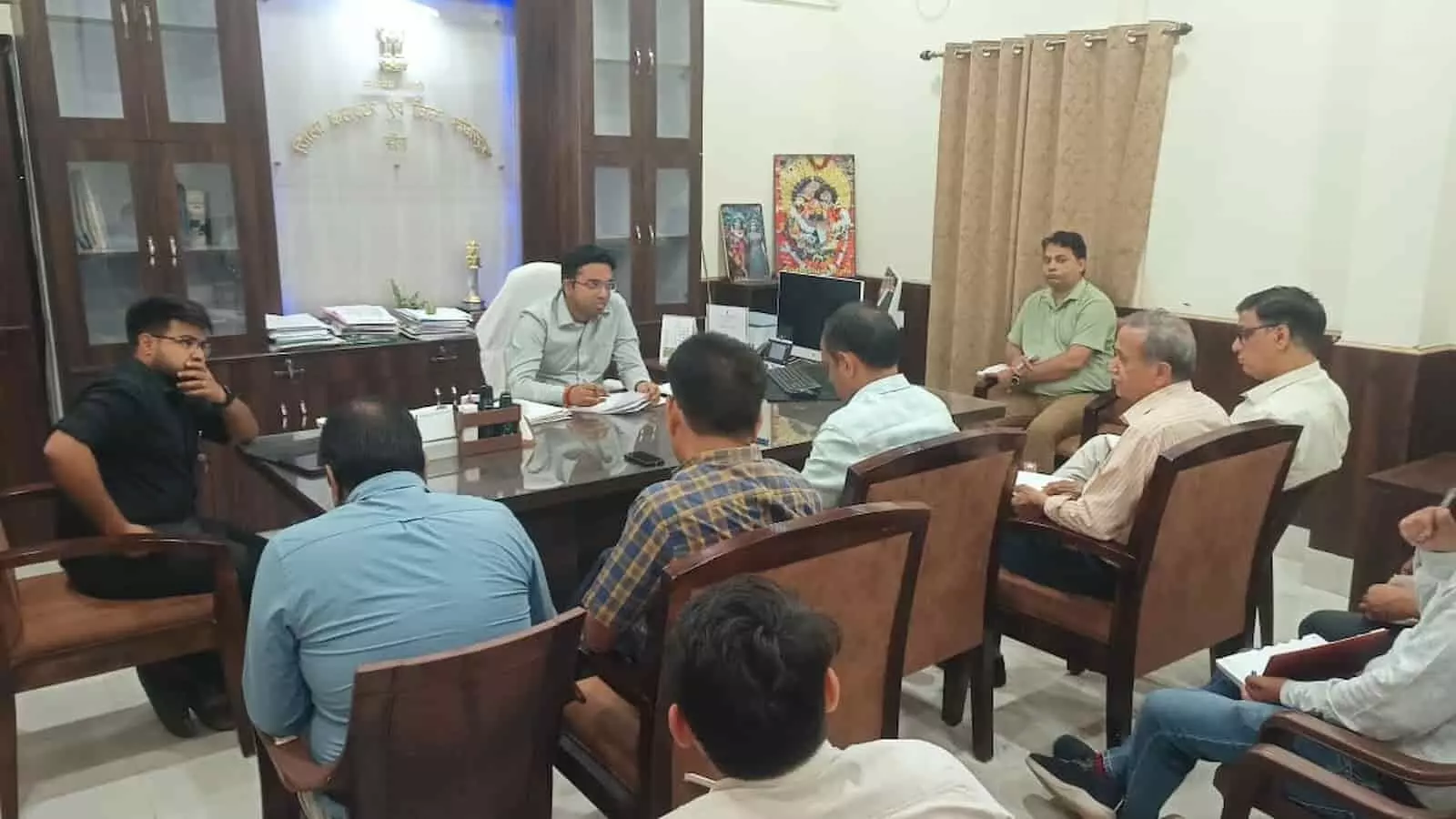 डीग में जिला कलेक्टर मयंक मनीष मुड़िया पूर्णिमा मेले की सुरक्षा व्यवस्था की समीक्षा कर रहे हैं। डीग में जिला कलेक्टर मयंक मनीष मुड़िया पूर्णिमा मेले की सुरक्षा व्यवस्था की समीक्षा कर रहे हैं।