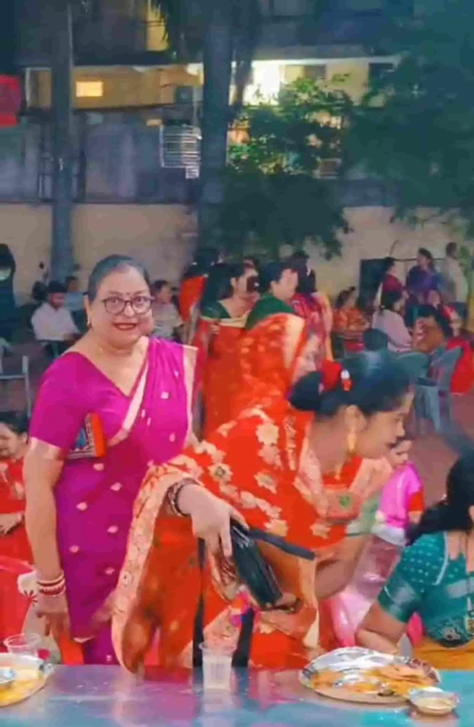 बारां में अग्रवाल महिला संगठन द्वारा आयोजित गोरनियां उत्सव में पूजा करतीं महिलाएं। बारां में अग्रवाल महिला संगठन द्वारा आयोजित गोरनियां उत्सव में पूजा करतीं महिलाएं।