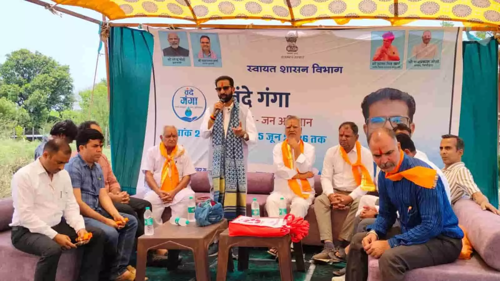 आकोला में आयोजित जल संरक्षण अभियान के समापन पर संबोधित करते विधायक अर्जुनलाल जीनगर। आकोला में आयोजित जल संरक्षण अभियान के समापन पर संबोधित करते विधायक अर्जुनलाल जीनगर।