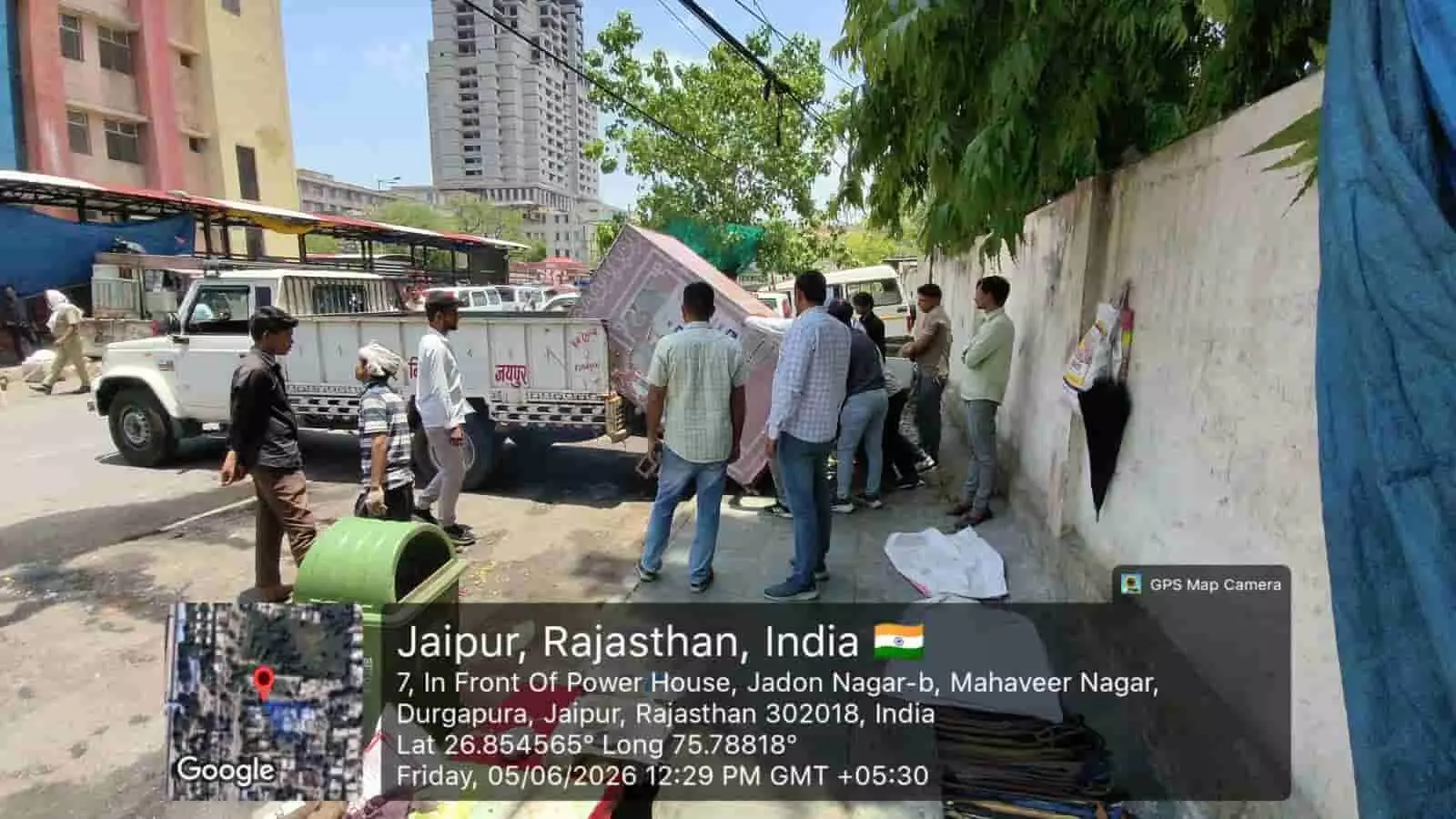 नगर निगम सतर्कता टीम द्वारा एसएमएस अस्पताल जयपुर के पास अस्थाई अतिक्रमण हटाने की कार्रवाई। नगर निगम सतर्कता टीम द्वारा एसएमएस अस्पताल जयपुर के पास अस्थाई अतिक्रमण हटाने की कार्रवाई।