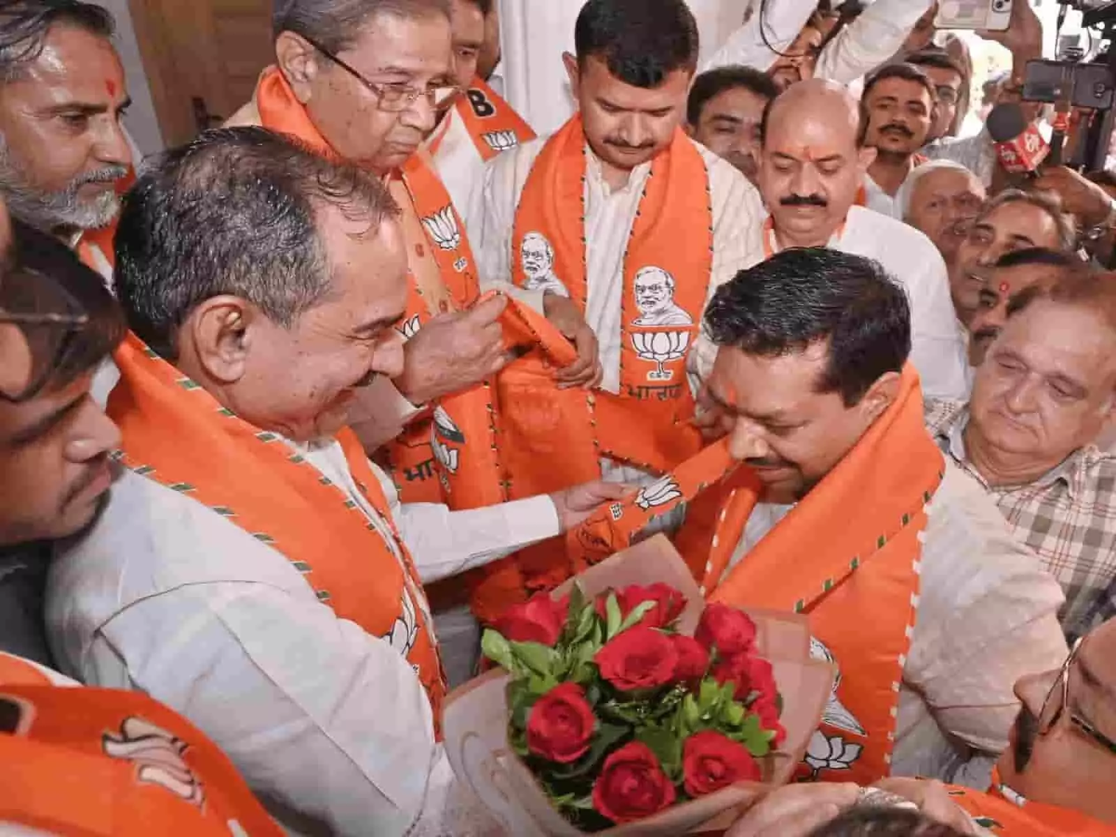 जयपुर भाजपा कार्यालय में प्रदेश अध्यक्ष मदन राठौड़ ने संगठन महामंत्री अजेय कुमार का स्वागत किया। जयपुर भाजपा कार्यालय में प्रदेश अध्यक्ष मदन राठौड़ ने संगठन महामंत्री अजेय कुमार का स्वागत किया।