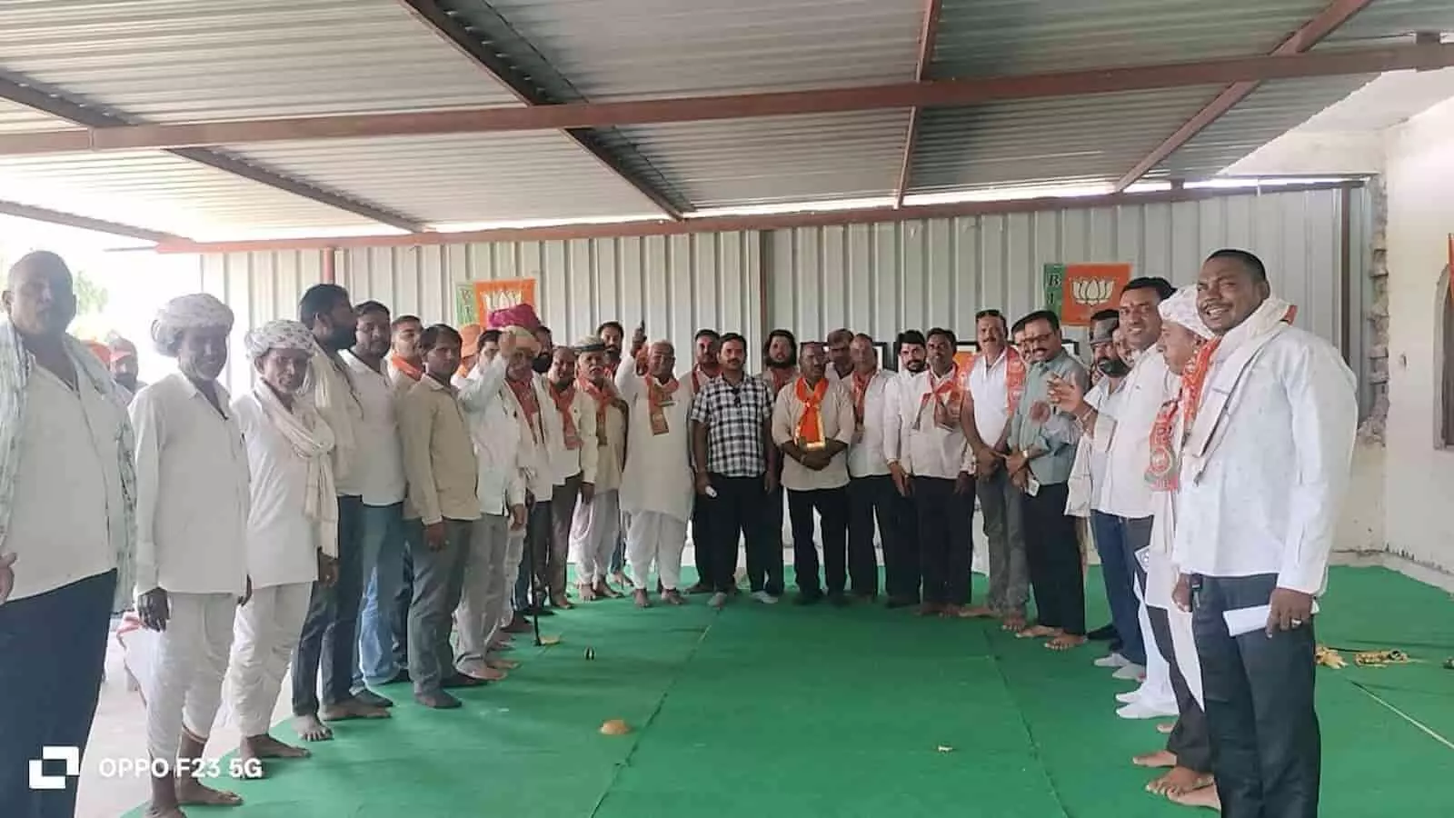 आमेट में आयोजित भाजपा मंडल बैठक में उपस्थित पदाधिकारी एवं कार्यकर्ता संगठनात्मक चर्चा करते हुए। आमेट में आयोजित भाजपा मंडल बैठक में उपस्थित पदाधिकारी एवं कार्यकर्ता संगठनात्मक चर्चा करते हुए।
