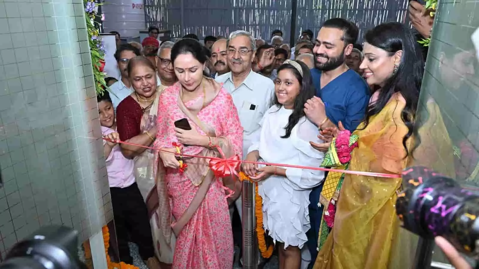 तस्वीर में उपमुख्यमंत्री दीया कुमारी जयपुर के नए रामजस हॉस्पिटल का उद्घाटन कर रही हैं। तस्वीर में उपमुख्यमंत्री दीया कुमारी जयपुर के नए रामजस हॉस्पिटल का उद्घाटन कर रही हैं।