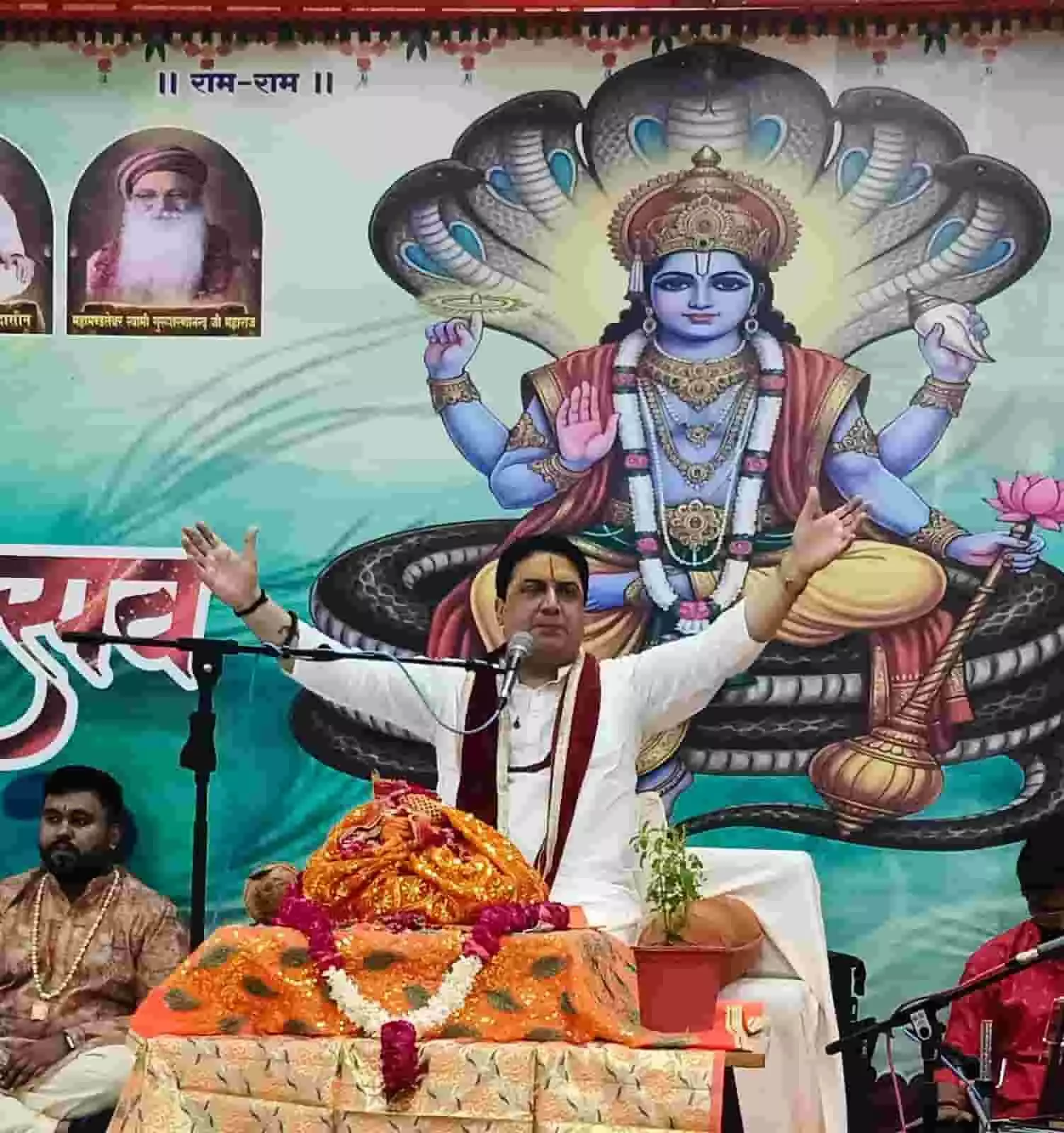 स्वामी अशोकानंद जी महाराज भीलवाड़ा के हरिशेवा उदासीन आश्रम में श्रीमद्भागवत कथा का वाचन कर रहे हैं। स्वामी अशोकानंद जी महाराज भीलवाड़ा के हरिशेवा उदासीन आश्रम में श्रीमद्भागवत कथा का वाचन कर रहे हैं।