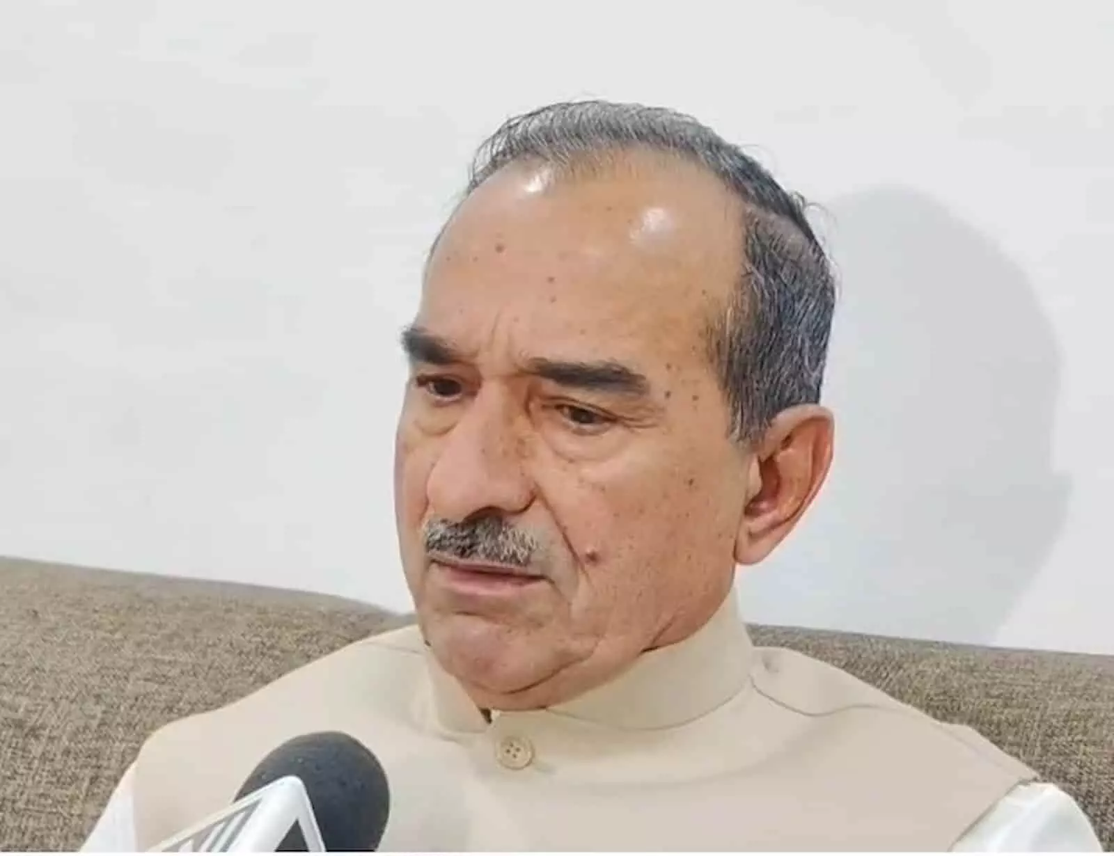 तस्वीर में राजस्थान भाजपा अध्यक्ष मदन राठौड़ गेहूं खरीद की अवधि बढ़ने की जानकारी देते हुए। तस्वीर में राजस्थान भाजपा अध्यक्ष मदन राठौड़ गेहूं खरीद की अवधि बढ़ने की जानकारी देते हुए।
