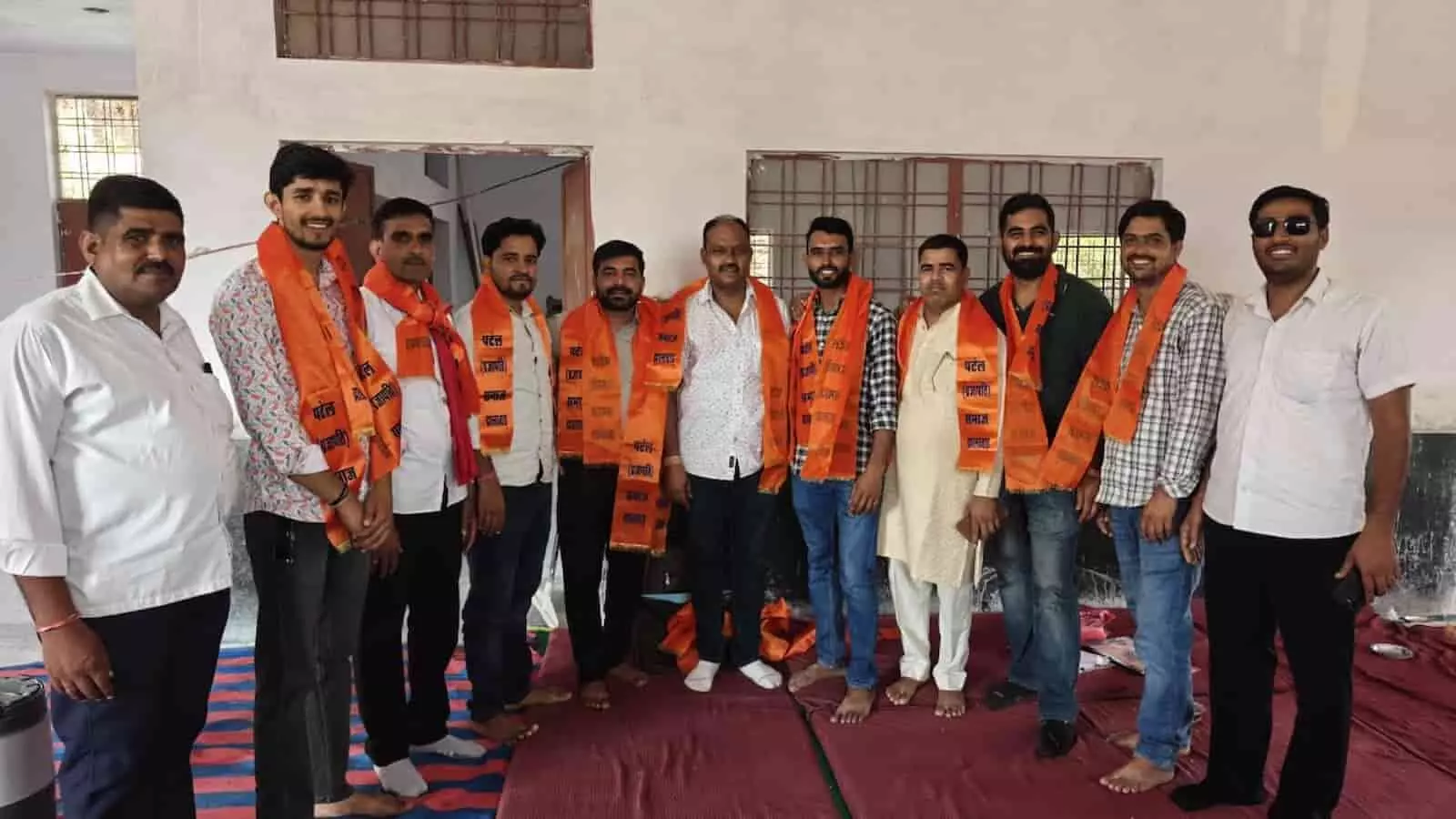 तस्वीर में झालावाड़ में नवगठित पटेल समाज सेवा संगठन की कार्यकारिणी और पदाधिकारी दिख रहे हैं। तस्वीर में झालावाड़ में नवगठित पटेल समाज सेवा संगठन की कार्यकारिणी और पदाधिकारी दिख रहे हैं।
