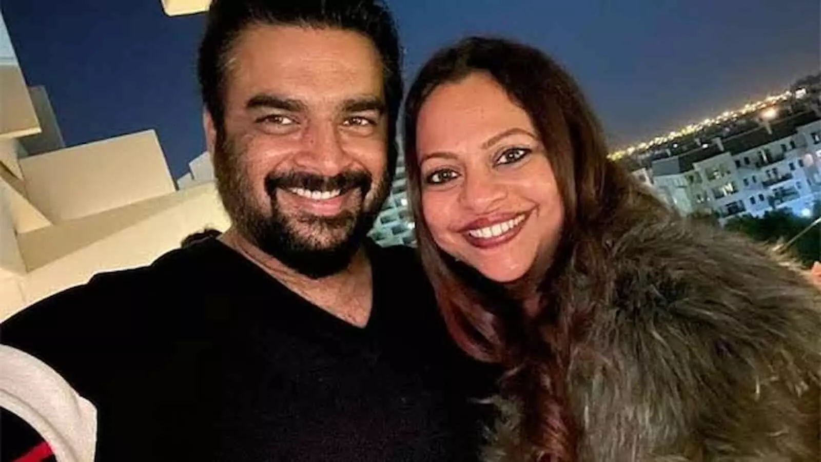 आर. माधवन अपनी पत्नी सरिता के साथ पारिवारिक और वैवाहिक जीवन पर चर्चा करते हुए। आर. माधवन अपनी पत्नी सरिता के साथ पारिवारिक और वैवाहिक जीवन पर चर्चा करते हुए।