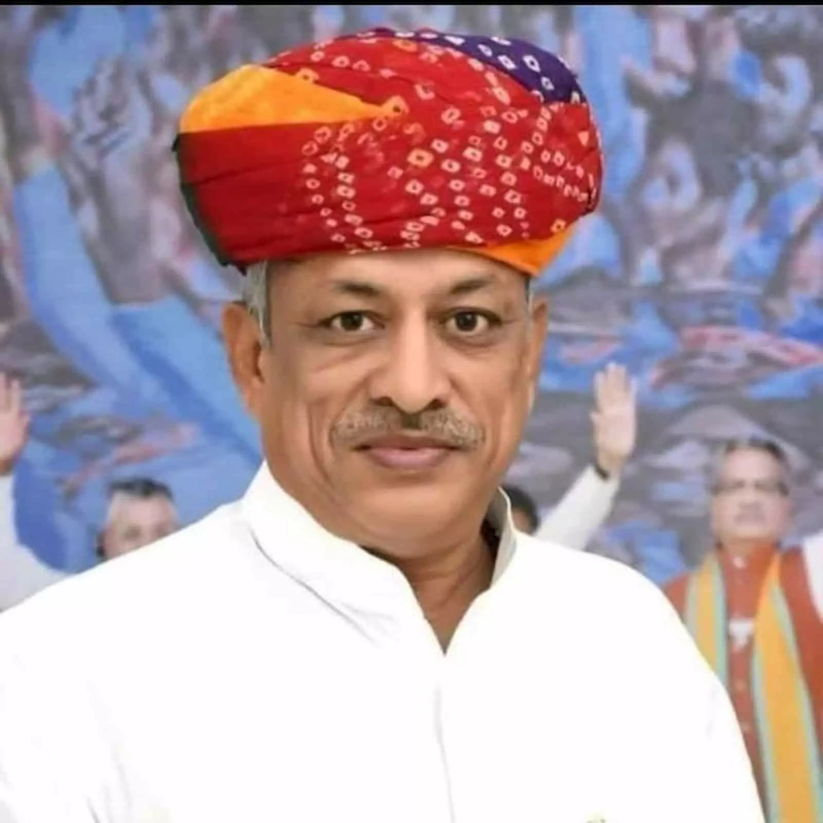 तस्वीर में कैबिनेट मंत्री जोराराम कुमावत हैं जो सुमेरपुर में सड़क निर्माण कार्य पर जानकारी दे रहे हैं। तस्वीर में कैबिनेट मंत्री जोराराम कुमावत हैं जो सुमेरपुर में सड़क निर्माण कार्य पर जानकारी दे रहे हैं।