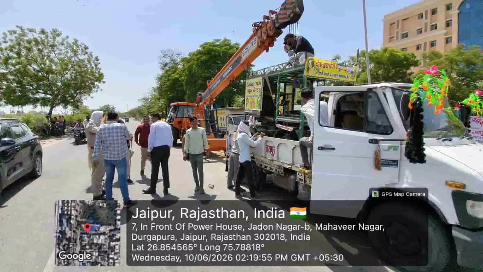 जयपुर में नगर निगम सतर्कता टीम द्वारा सड़कों से अवैध अस्थायी अतिक्रमण हटाने की कार्रवाई। जयपुर में नगर निगम सतर्कता टीम द्वारा सड़कों से अवैध अस्थायी अतिक्रमण हटाने की कार्रवाई।