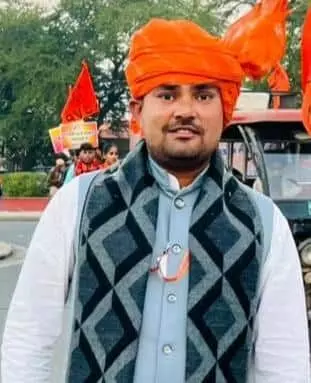 भरतपुर विभाग संयोजक के रूप में नियुक्त छात्र नेता दौलत शर्मा का छायाचित्र। भरतपुर विभाग संयोजक के रूप में नियुक्त छात्र नेता दौलत शर्मा का छायाचित्र।