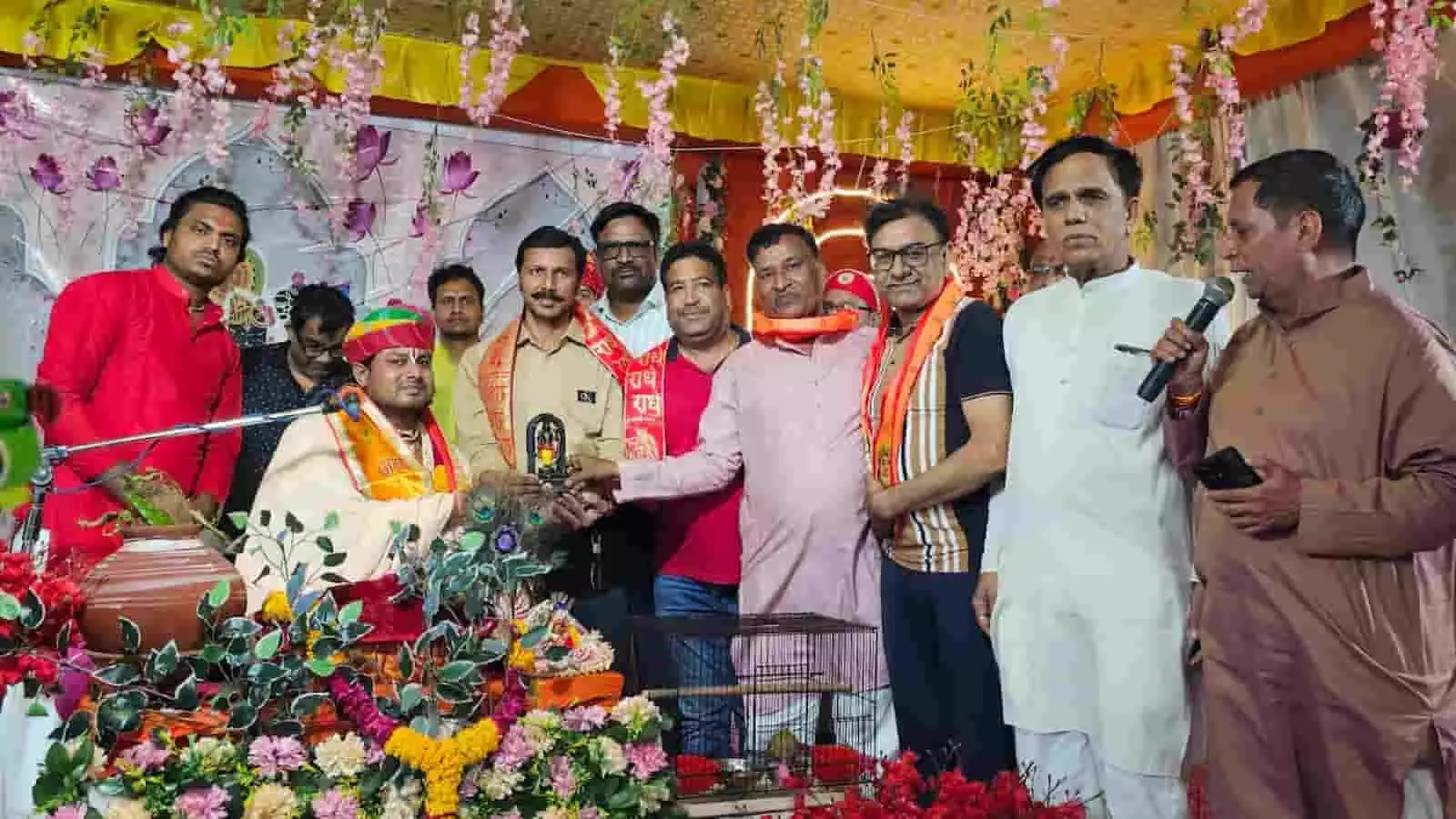 भाजपा नेता कैलाश सोनी भीलवाड़ा में अखिल भारतीय विद्यार्थी परिषद के पदाधिकारियों का स्वागत करते हुए। भाजपा नेता कैलाश सोनी भीलवाड़ा में अखिल भारतीय विद्यार्थी परिषद के पदाधिकारियों का स्वागत करते हुए।
