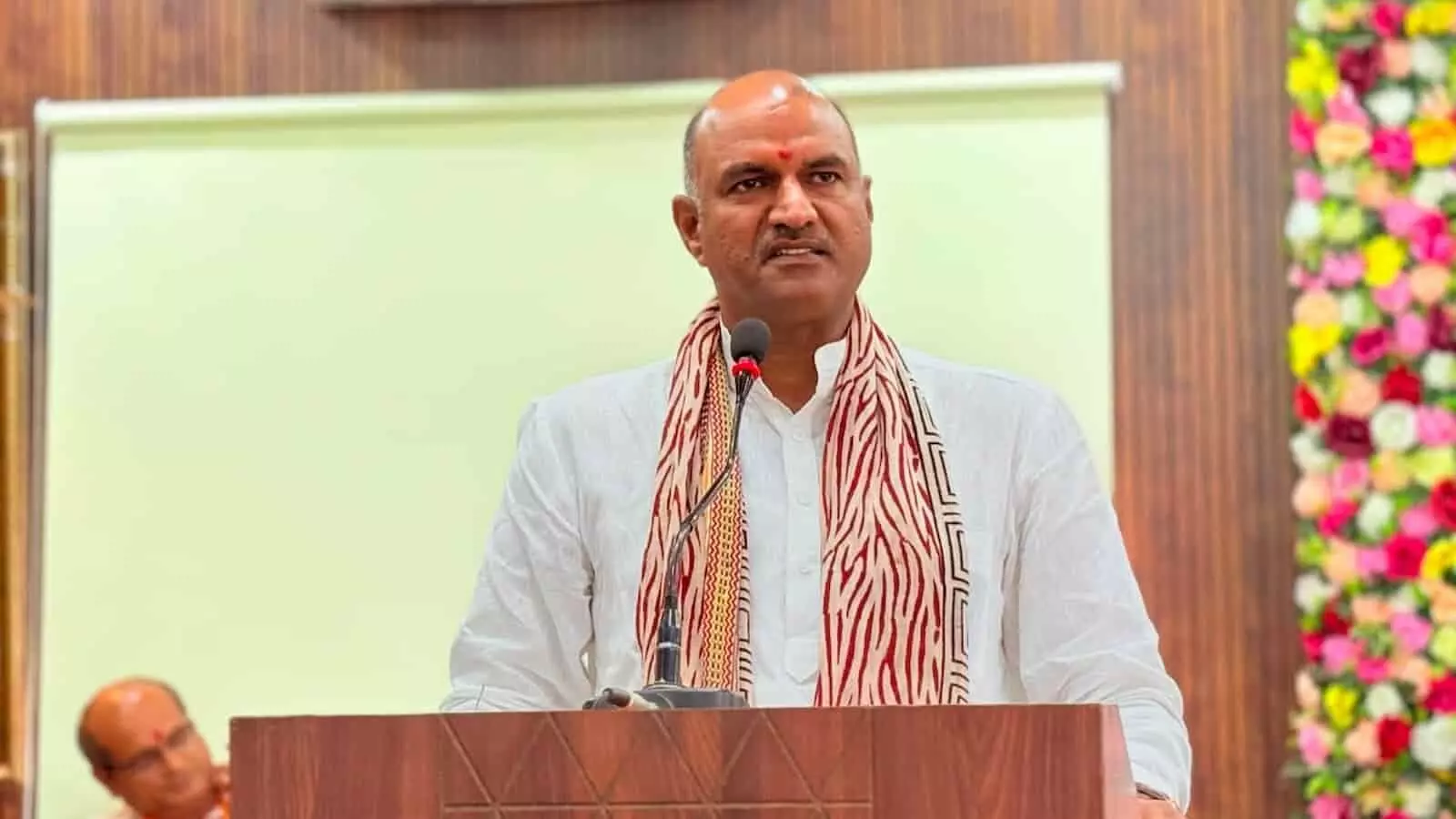 तस्वीर में चित्तौड़गढ़ सांसद सीपी जोशी उदयपुर में भाजपा सम्मेलन को संबोधित कर रहे हैं। तस्वीर में चित्तौड़गढ़ सांसद सीपी जोशी उदयपुर में भाजपा सम्मेलन को संबोधित कर रहे हैं।