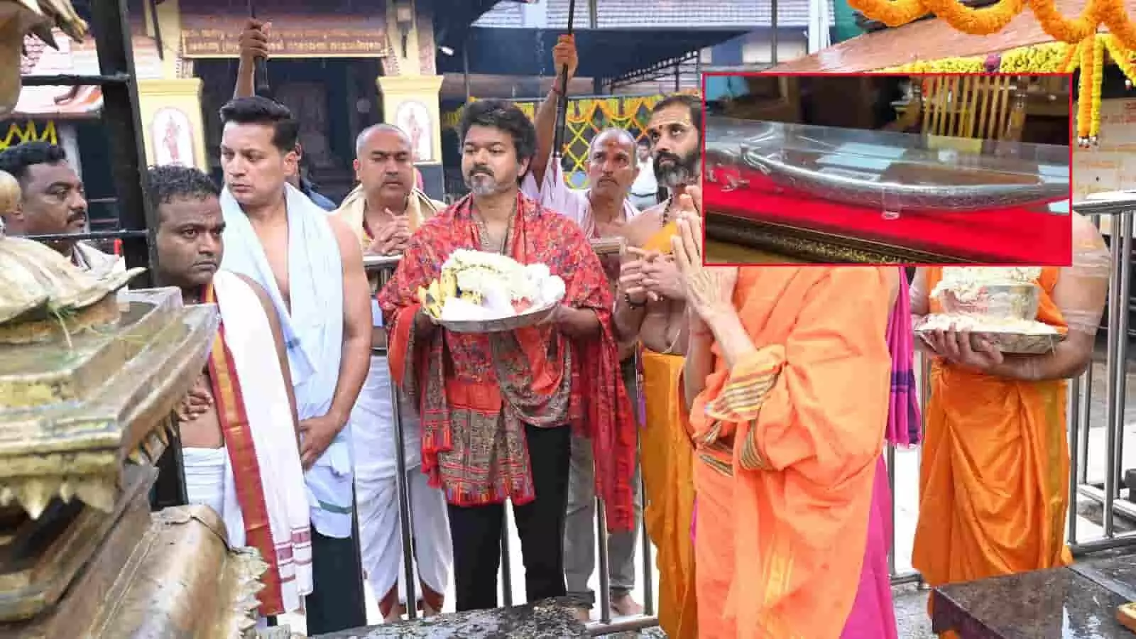 तस्वीर में तमिलनाडु के मुख्यमंत्री विजय कर्नाटक के मुकंबिका मंदिर में पूजा करते दिख रहे हैं। तस्वीर में तमिलनाडु के मुख्यमंत्री विजय कर्नाटक के मुकंबिका मंदिर में पूजा करते दिख रहे हैं।