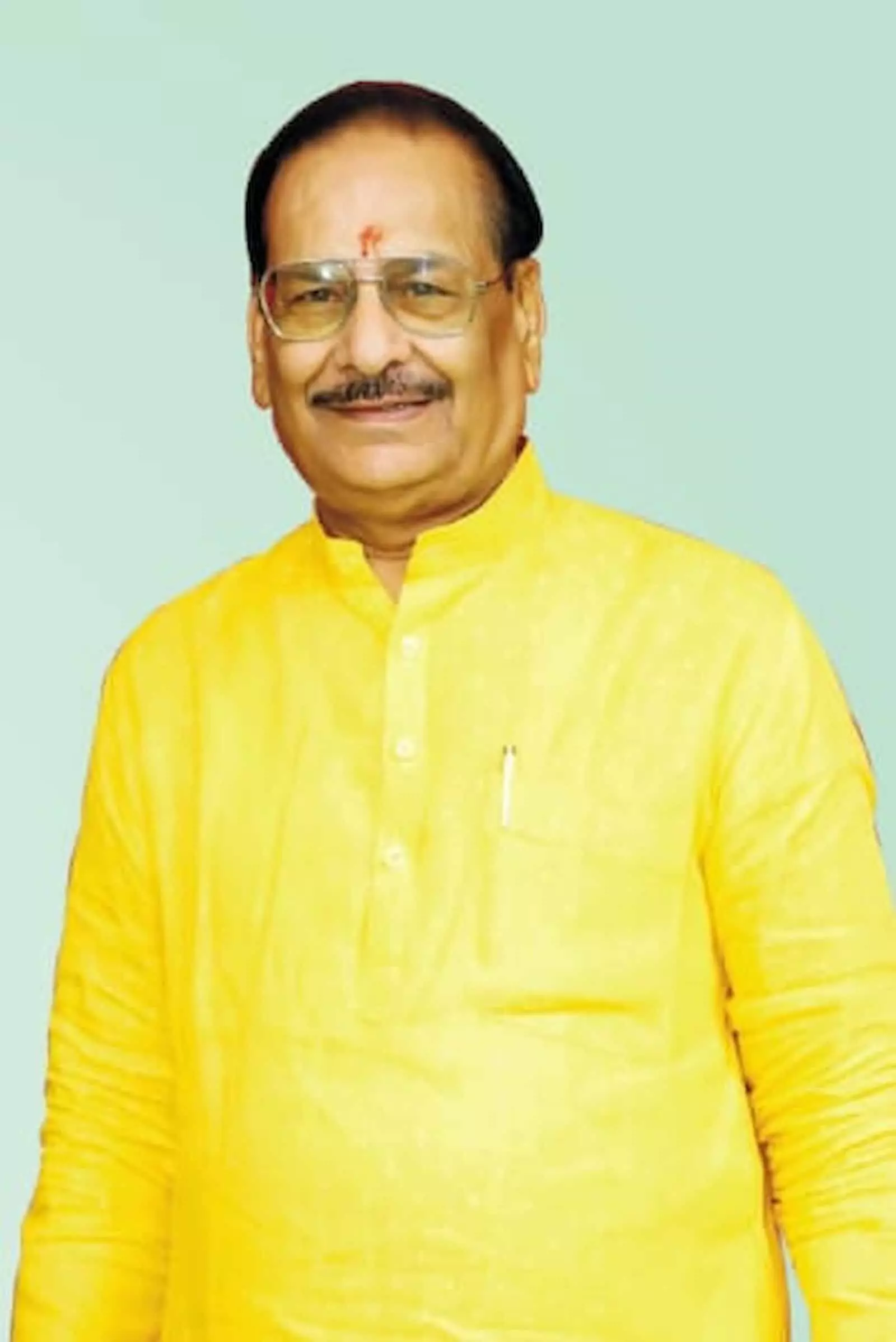 पीले रंग के कुर्ते और चश्मे में रेडक्रॉस सोसायटी के स्टेट प्रेसीडेंट राजेश कृष्ण बिरला का चित्र। पीले रंग के कुर्ते और चश्मे में रेडक्रॉस सोसायटी के स्टेट प्रेसीडेंट राजेश कृष्ण बिरला का चित्र।