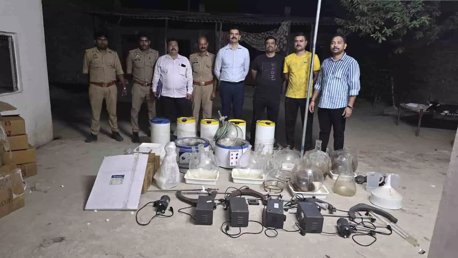 ड्रग्स के ‘महा-रैकेट’ का भंडाफोड़: मुंबई से यूपी तक फैली फैक्ट्रियों से 22 करोड़ की खेप बरामद​