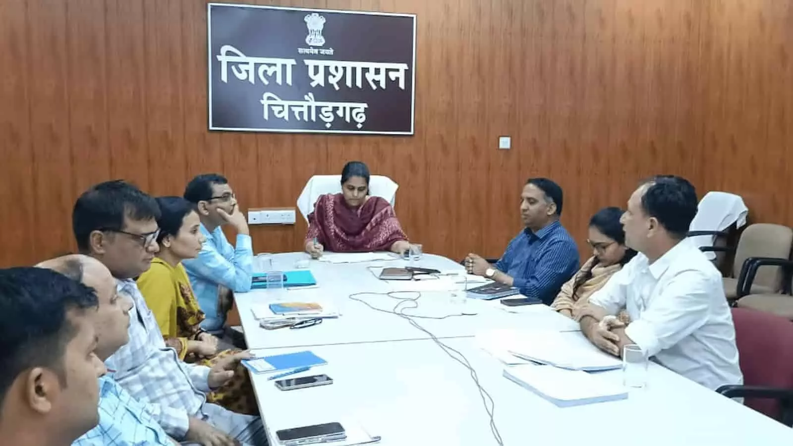 चित्तौड़गढ़ में जिला कलक्टर की अध्यक्षता में सेवा शिविरों की समीक्षा बैठक आयोजित हुई।