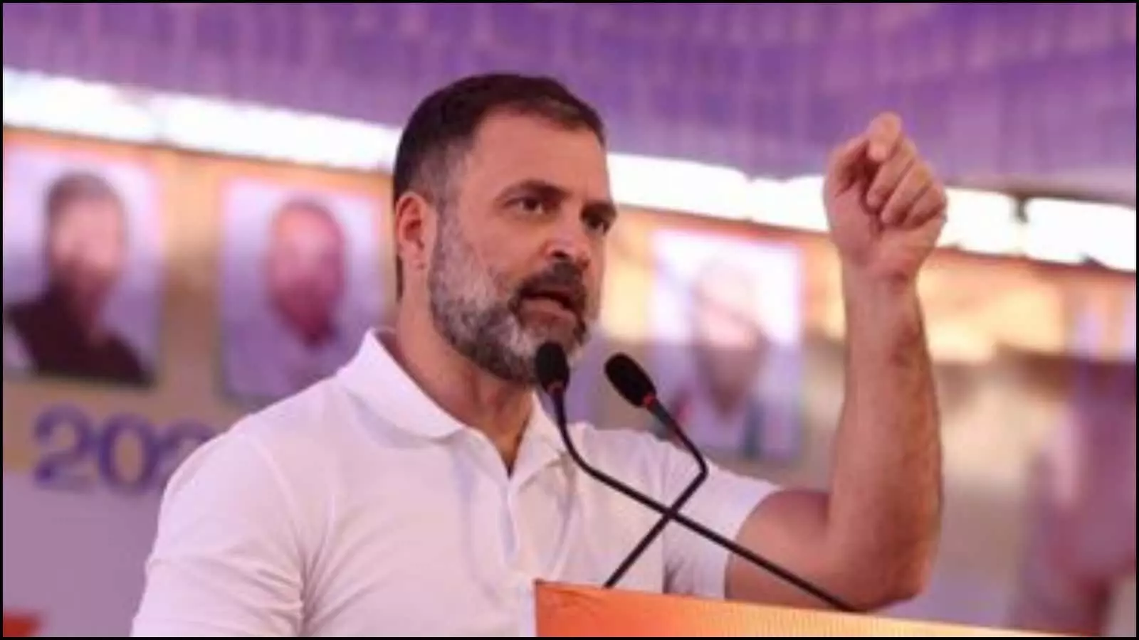 जनसभा के मंच पर पोडियम के सामने माइक पर भाषण देते हुए राहुल गांधी की फाइल फोटो। जनसभा के मंच पर पोडियम के सामने माइक पर भाषण देते हुए राहुल गांधी की फाइल फोटो।