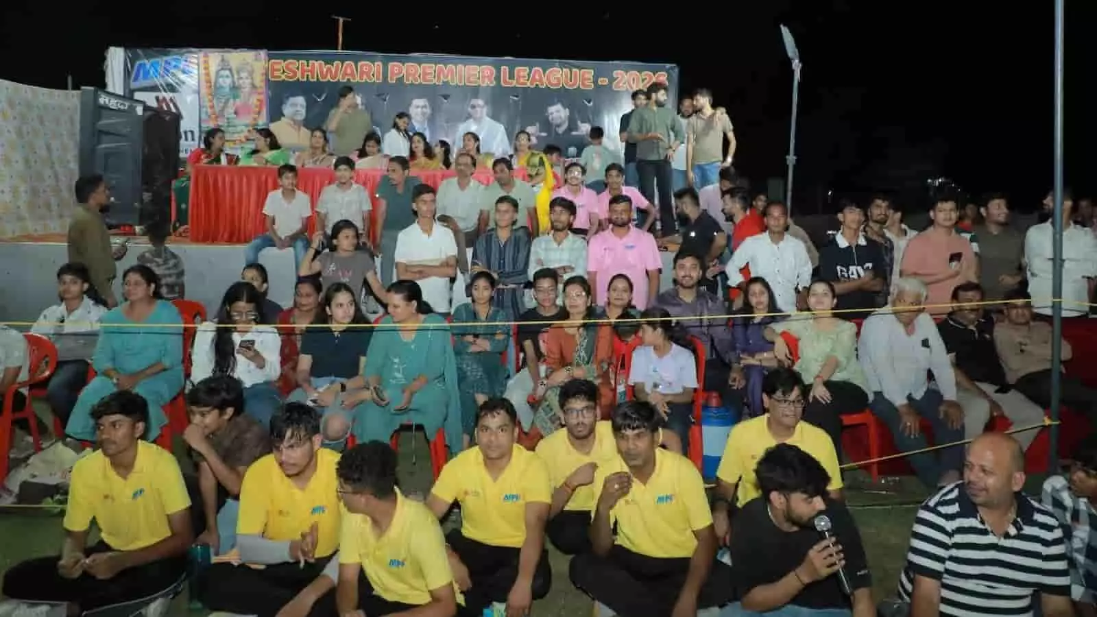 चित्तौड़गढ़ के रतन बाग में आयोजित माहेश्वरी प्रीमियर लीग में भाग ले रहे युवा खिलाड़ी। चित्तौड़गढ़ के रतन बाग में आयोजित माहेश्वरी प्रीमियर लीग में भाग ले रहे युवा खिलाड़ी।