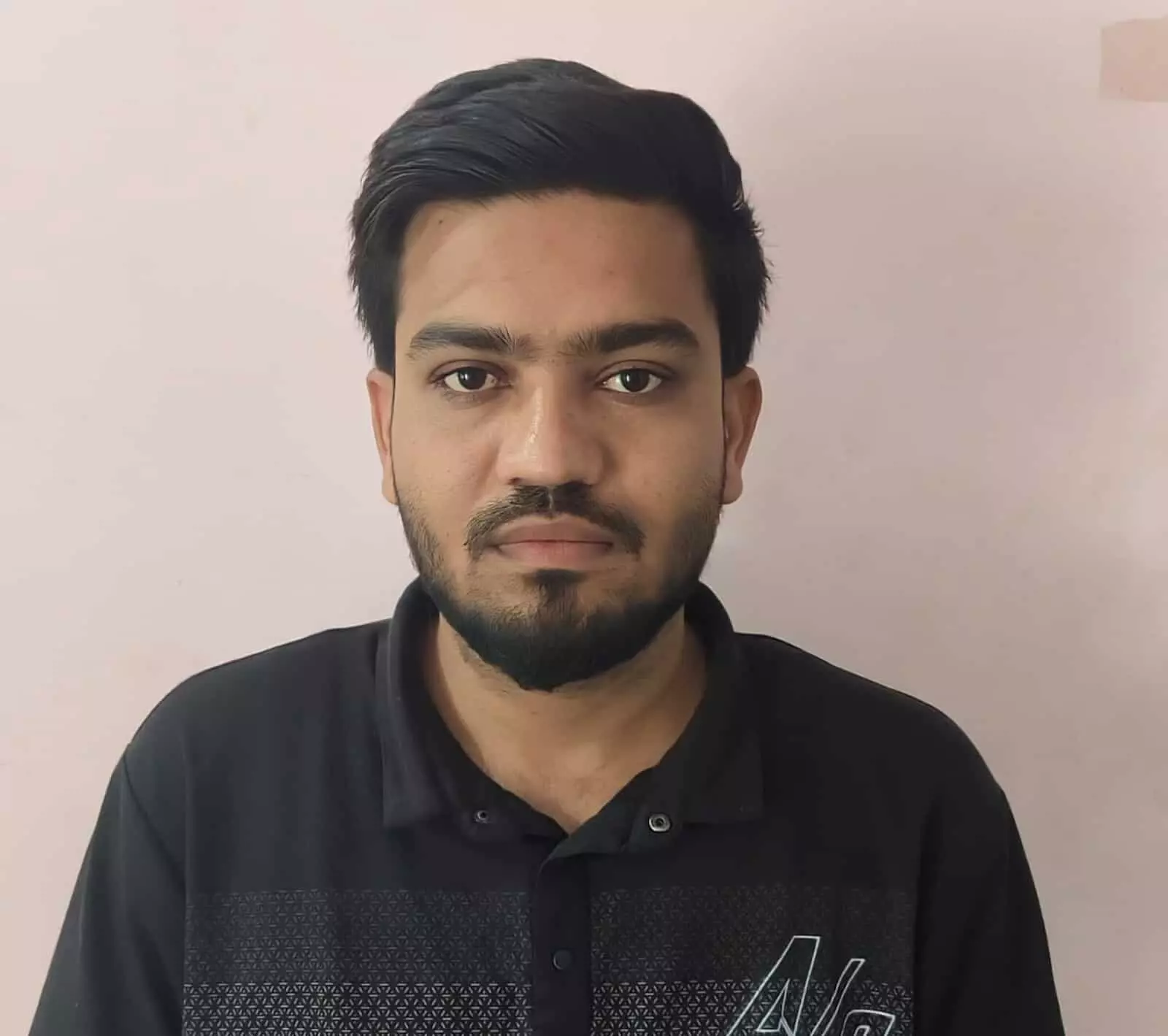 तस्वीर में दिख रहा मेडिकल संचालक समीर मंसूरी, जिसे झालरापाटन पुलिस ने प्रतिबंधित दवाएं बेचने के मामले में गिरफ्तार किया है। तस्वीर में दिख रहा मेडिकल संचालक समीर मंसूरी, जिसे झालरापाटन पुलिस ने प्रतिबंधित दवाएं बेचने के मामले में गिरफ्तार किया है।