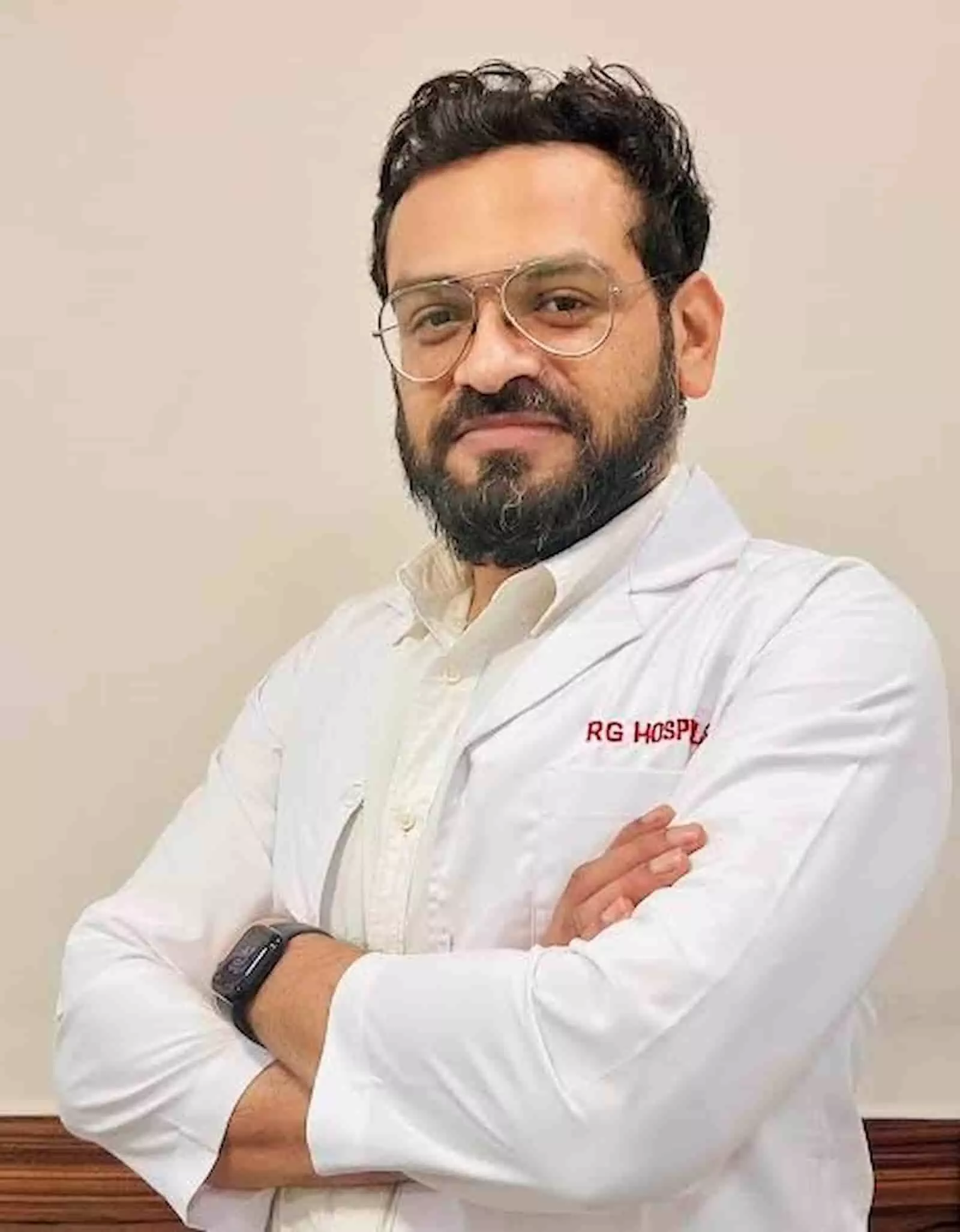 आरजी स्टोन अस्पताल के यूरोलॉजी विशेषज्ञ डॉ. ज़ीशान रहमान कोलकाता में किडनी सर्जरी के संदर्भ में। आरजी स्टोन अस्पताल के यूरोलॉजी विशेषज्ञ डॉ. ज़ीशान रहमान कोलकाता में किडनी सर्जरी के संदर्भ में।