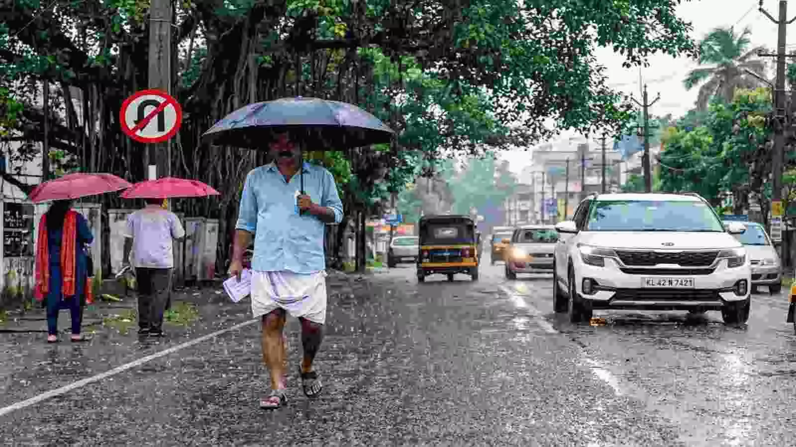 दक्षिण भारत में मानसून का प्रभाव बढ़ा, केरल और कर्नाटक समेत कई राज्यों में भारी बारिश की संभावना