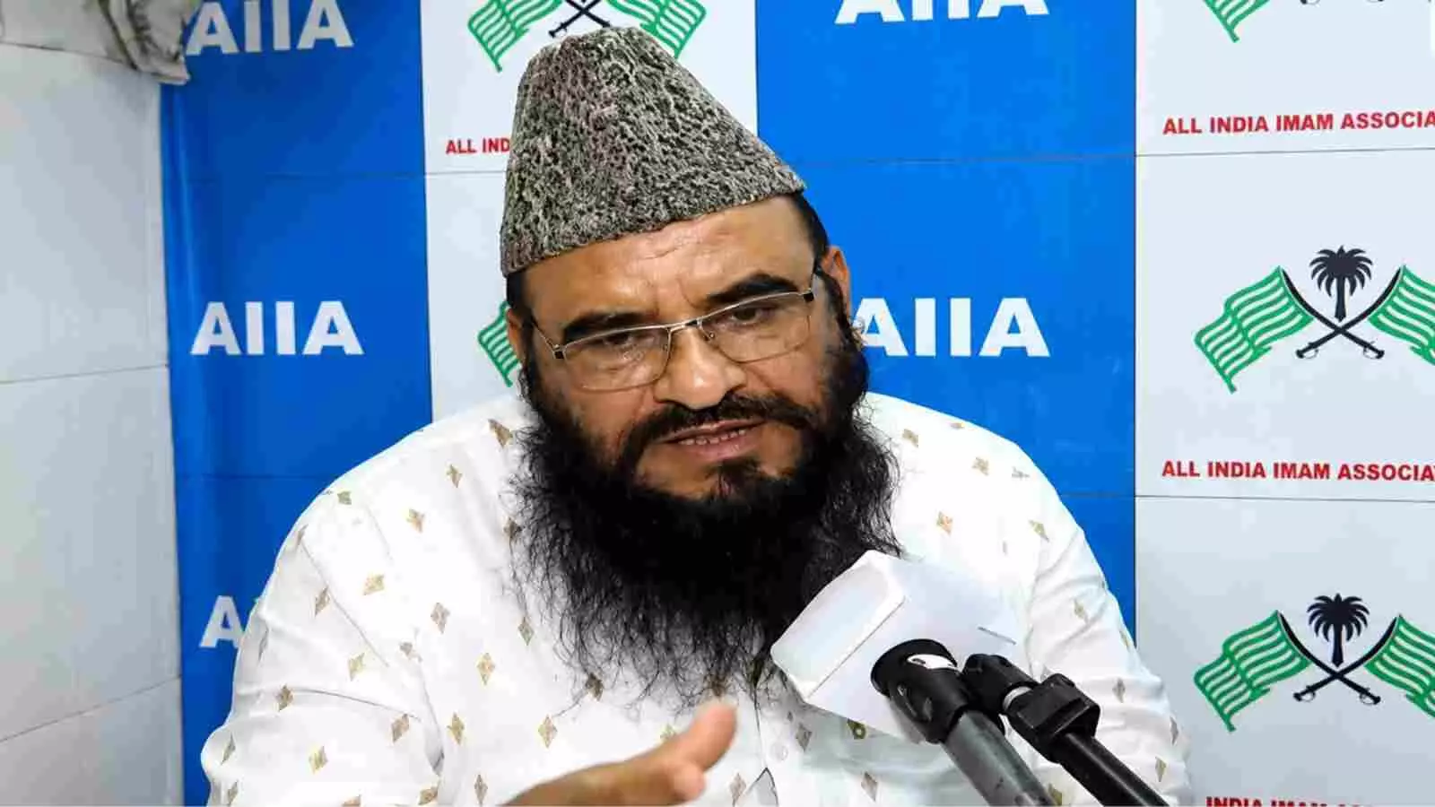ऑल इंडिया इमाम एसोसिएशन के अध्यक्ष मौलाना साजिद रशीदी नई दिल्ली में यूसीसी पर बात कर रहे हैं।