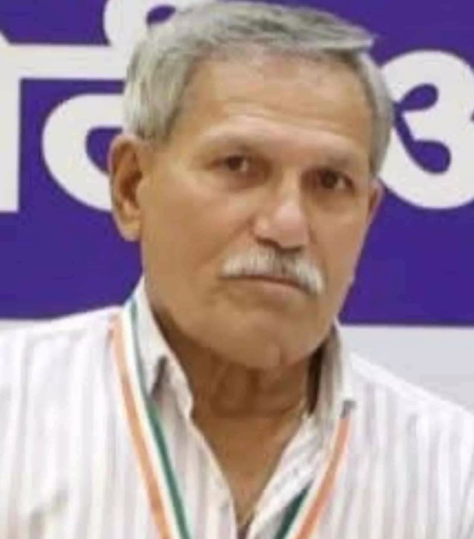 बारां कांग्रेस जिलाध्यक्ष हंसराज मीणा तस्वीर में दिखाई दे रहे हैं। बारां कांग्रेस जिलाध्यक्ष हंसराज मीणा तस्वीर में दिखाई दे रहे हैं।