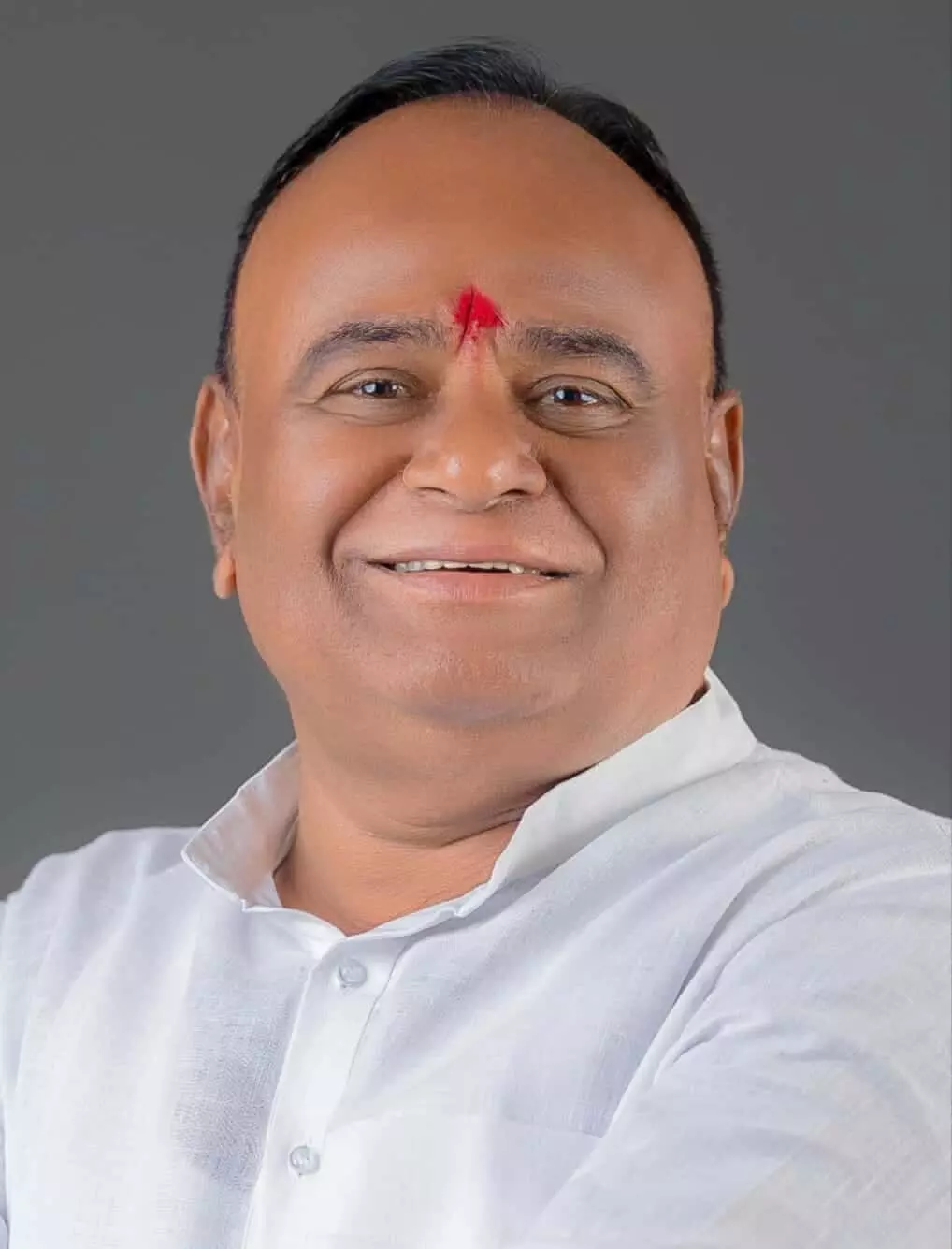 पूर्व नपाध्यक्ष भास्करराव अंबेकर जालना में यातायात समस्या के संदर्भ में दिखाई दे रहे हैं।