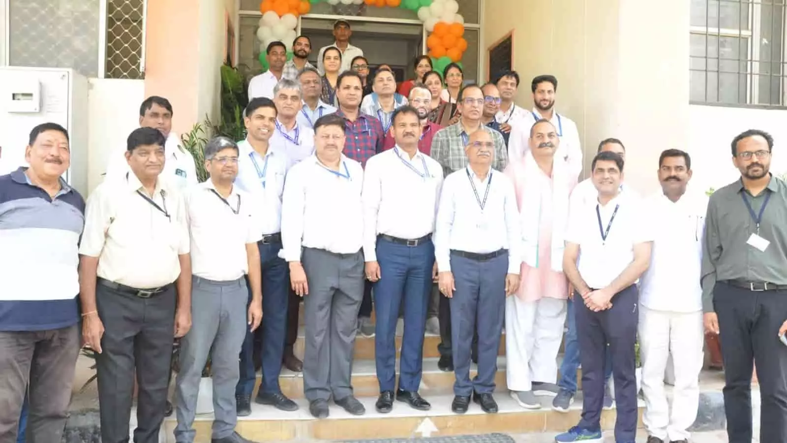 जयपुर में राज्य स्तरीय पैक्स परिवर्तन दिवस कार्यक्रम में शामिल अधिकारी और पदाधिकारी। जयपुर में राज्य स्तरीय पैक्स परिवर्तन दिवस कार्यक्रम में शामिल अधिकारी और पदाधिकारी।