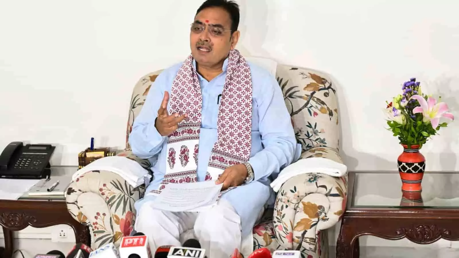 तस्वीर में राजस्थान के मुख्यमंत्री भजनलाल शर्मा नई दिल्ली में प्रेस वार्ता को संबोधित करते हुए दिख रहे हैं। तस्वीर में राजस्थान के मुख्यमंत्री भजनलाल शर्मा नई दिल्ली में प्रेस वार्ता को संबोधित करते हुए दिख रहे हैं।