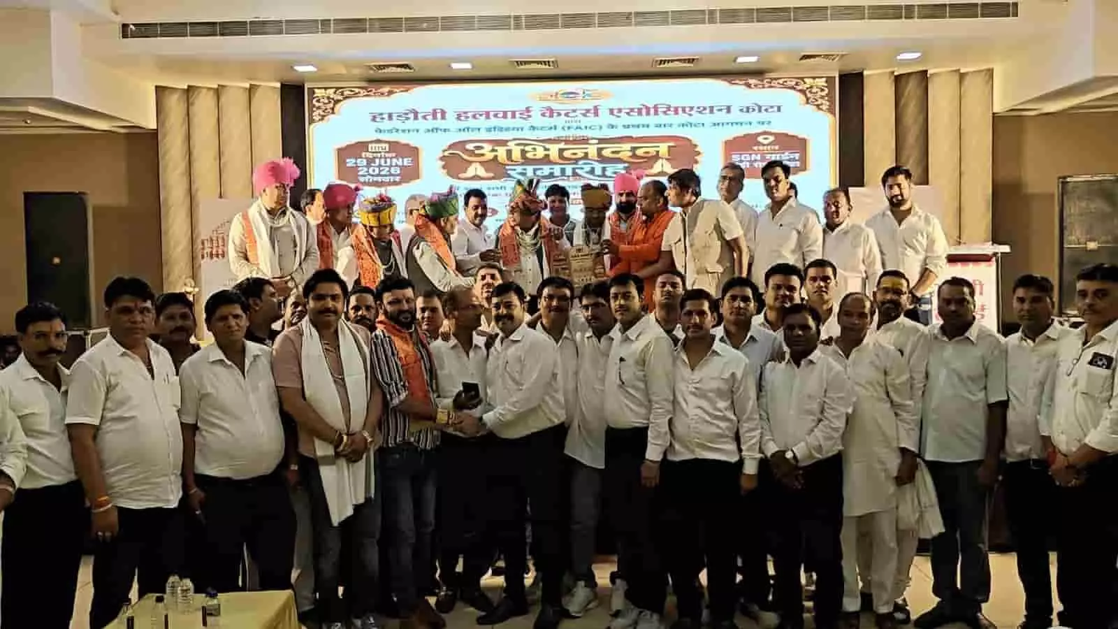 कोटा में अभिनंदन समारोह के दौरान उपस्थित फेडरेशन और एसोसिएशन के पदाधिकारी। कोटा में अभिनंदन समारोह के दौरान उपस्थित फेडरेशन और एसोसिएशन के पदाधिकारी।