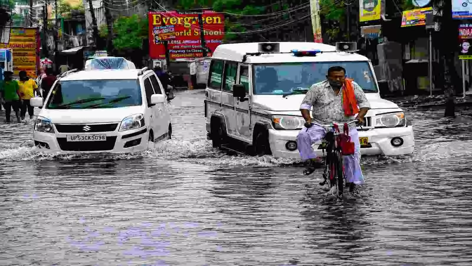 उत्तर भारत में मानसून ने पकड़ी रफ्तार, यूपी-हरियाणा और पंजाब समेत कई राज्यों में बारिश और आंधी का अलर्ट|