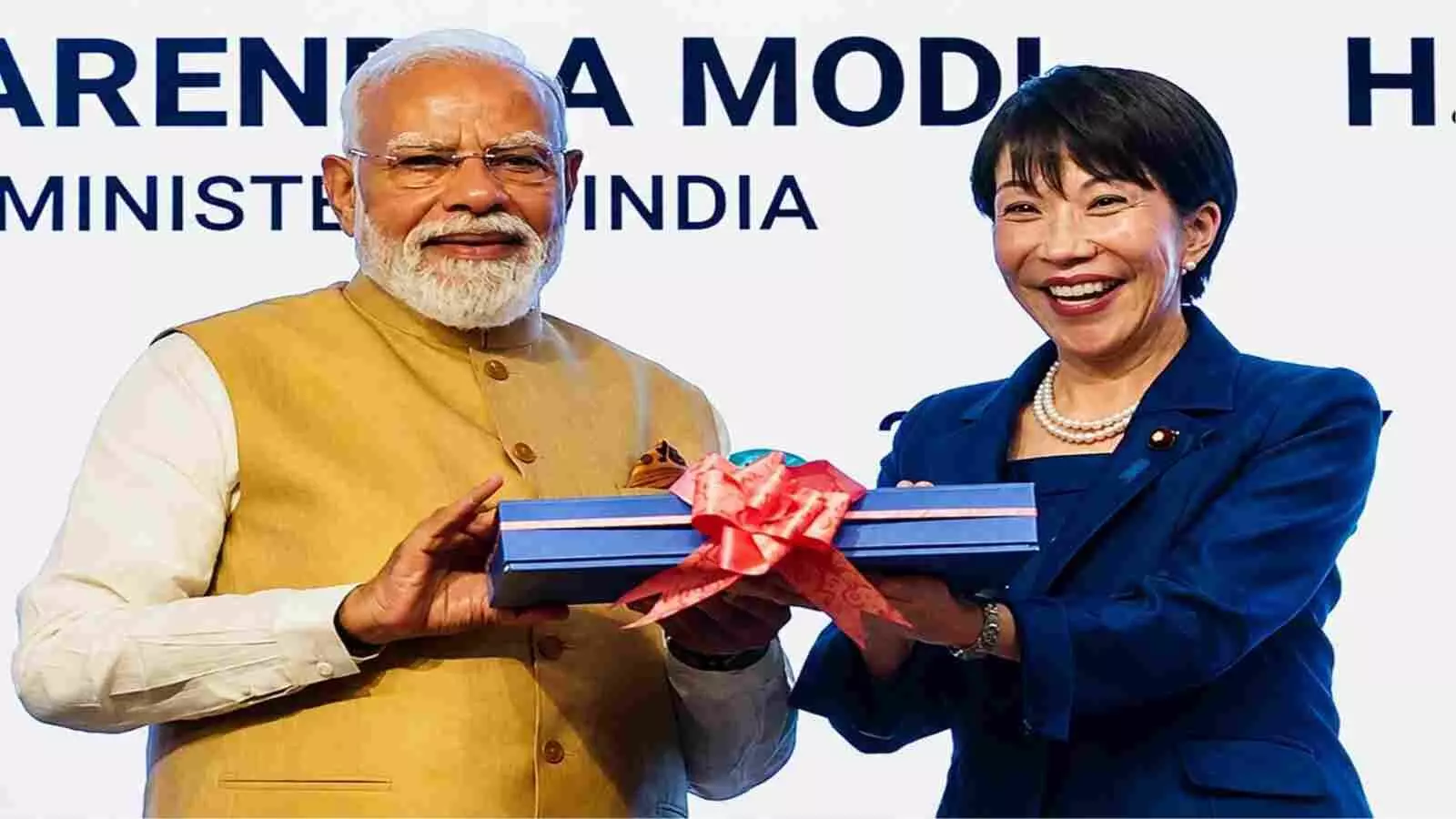 प्रधानमंत्री नरेंद्र मोदी और सनाए तकाइची दिल्ली में रणनीतिक साझेदारी के संदर्भ में। प्रधानमंत्री नरेंद्र मोदी और सनाए तकाइची दिल्ली में रणनीतिक साझेदारी के संदर्भ में।