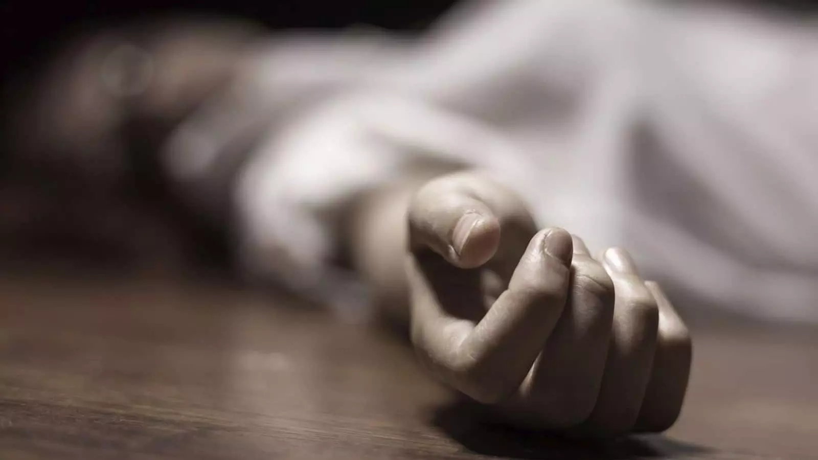 अंबरनाथ: प्रेम संबंध के शक में युवक की मौत के बाद क्षेत्र में तनाव अंबरनाथ: प्रेम संबंध के शक में युवक की मौत के बाद क्षेत्र में तनाव