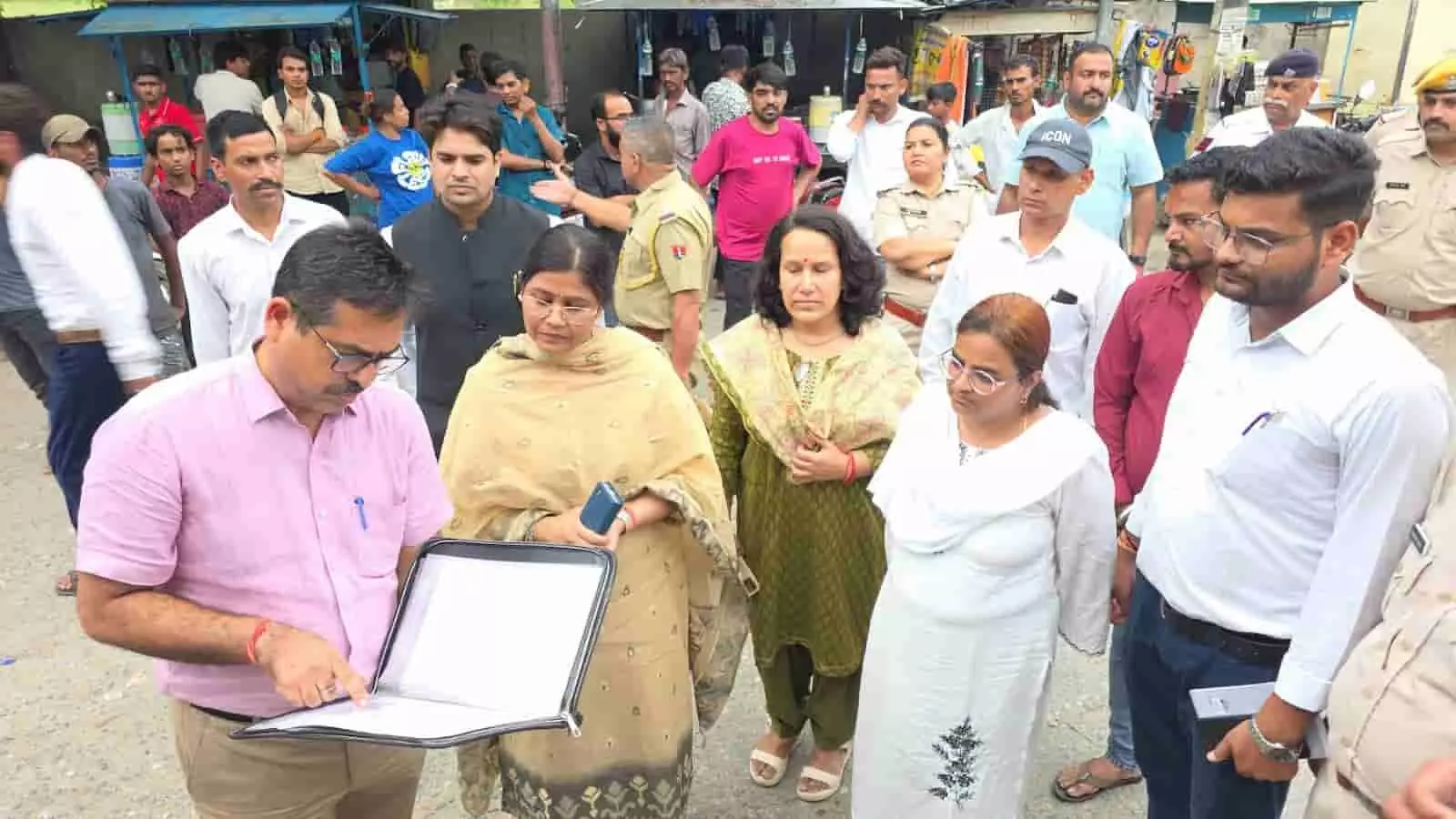 भीलवाड़ा में लग्जरी बसों पर रालसा का बड़ा एक्शन, 3 बसें सीज, सुरक्षा नियमों की अनदेखी पर सख्त चेतावनी भीलवाड़ा में लग्जरी बसों पर रालसा का बड़ा एक्शन, 3 बसें सीज, सुरक्षा नियमों की अनदेखी पर सख्त चेतावनी