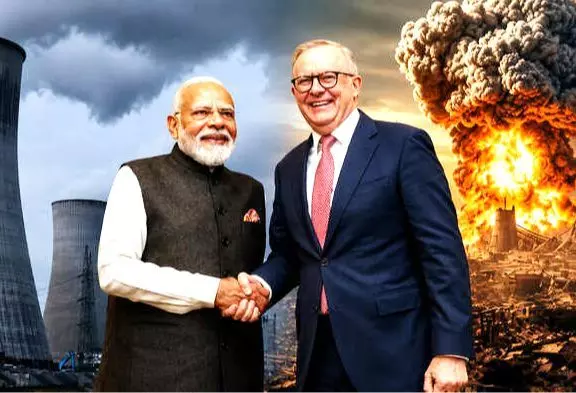 प्रधानमंत्री नरेंद्र मोदी ऑस्ट्रेलिया में द्विपक्षीय परमाणु ऊर्जा समझौते पर हस्ताक्षर करते हुए। प्रधानमंत्री नरेंद्र मोदी ऑस्ट्रेलिया में द्विपक्षीय परमाणु ऊर्जा समझौते पर हस्ताक्षर करते हुए।