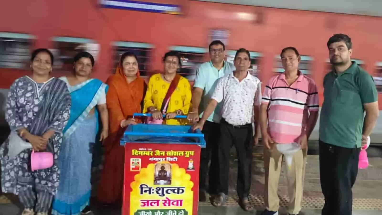 रेल यात्रियों की प्यास बुझाने में 18 वर्षों से जुटा दिगंबर जैन सोशल ग्रुप, 15 जुलाई तक जारी रहेगी निःशुल्क जल सेवा