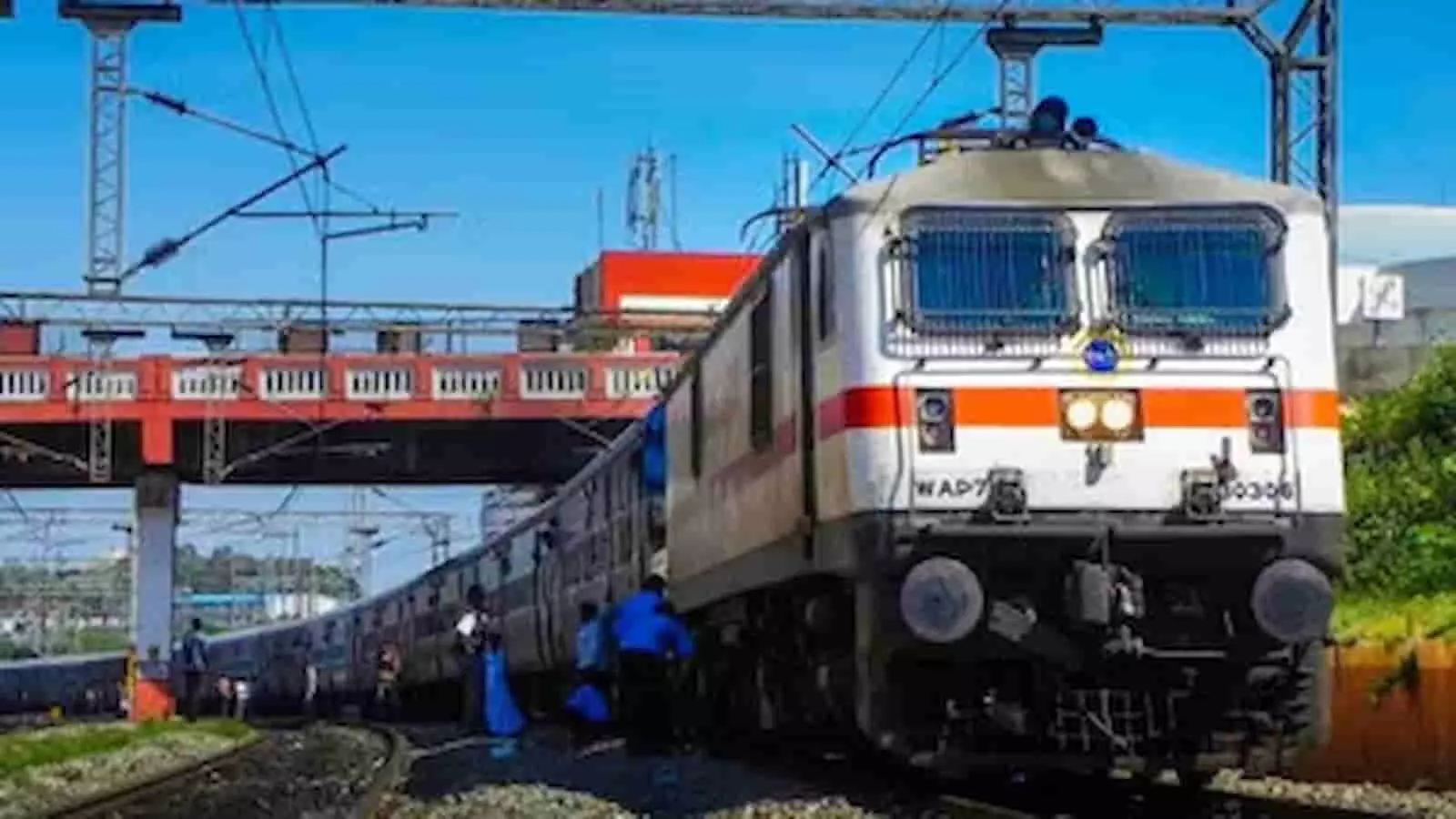 पश्चिम रेलवे ने 3 जोड़ी स्पेशल ट्रेनों के फेरे बढ़ाए, 12 जुलाई से शुरू होगी विस्तारित सेवाओं की बुकिंग