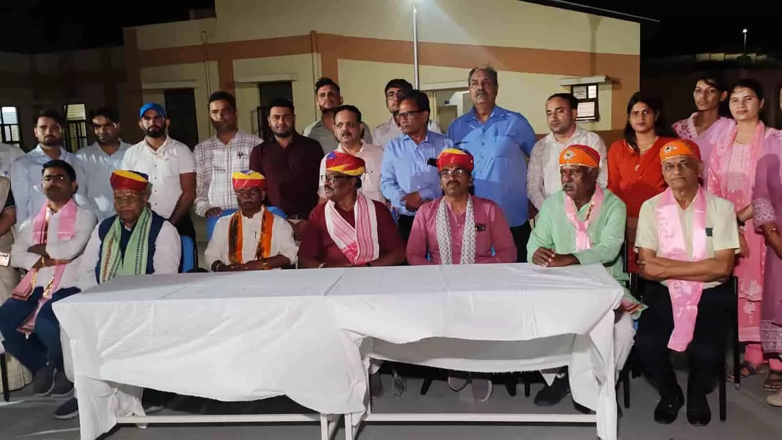 खूब पढ़कर माता-पिता और देश का नाम करें रोशन: केंद्रीय मंत्री दुर्गादास उइके का आह्वान