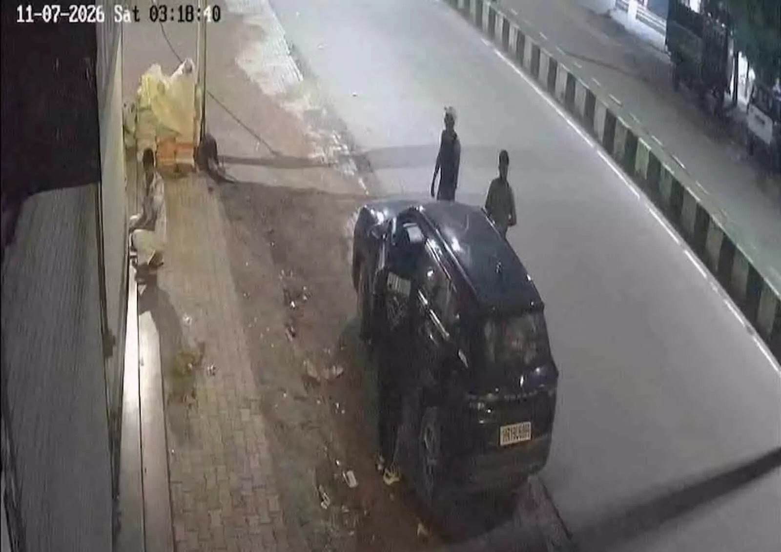 शिवपुरी में खाकी को चुनौती: काली कार सवार गैंग ने एक ही रात में पांच दुकानों पर बोला धावा