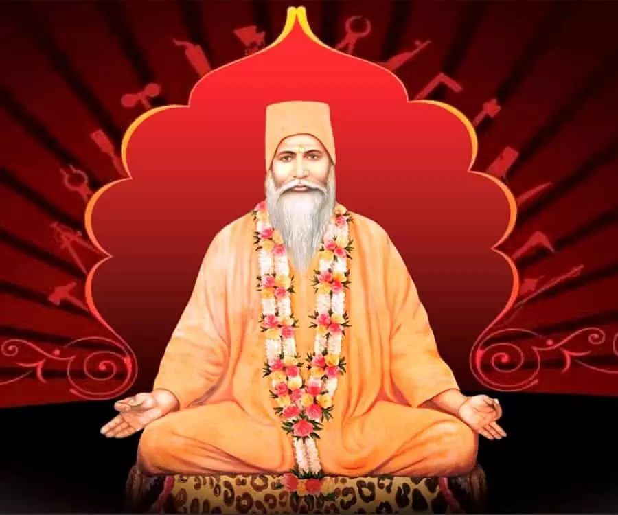 तस्वीर में श्रद्धालु प्रेम प्रकाश आश्रम भीलवाड़ा में धार्मिक कार्यक्रम के दौरान उपस्थित हैं।