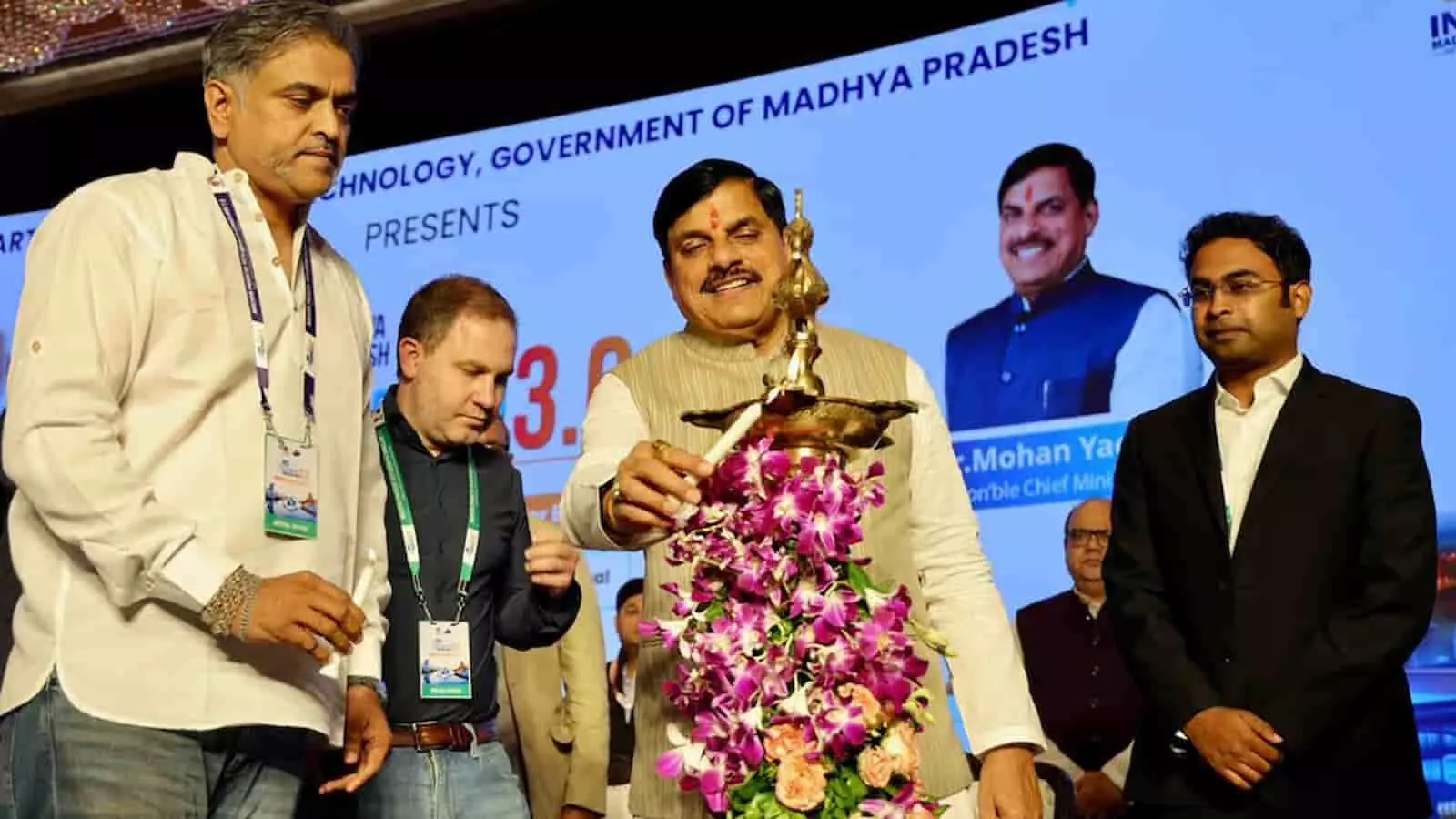 मुख्यमंत्री डॉ. मोहन यादव भोपाल में एमपी टेक ग्रोथ कॉन्क्लेव का उद्घाटन कर रहे हैं। मुख्यमंत्री डॉ. मोहन यादव भोपाल में एमपी टेक ग्रोथ कॉन्क्लेव का उद्घाटन कर रहे हैं।