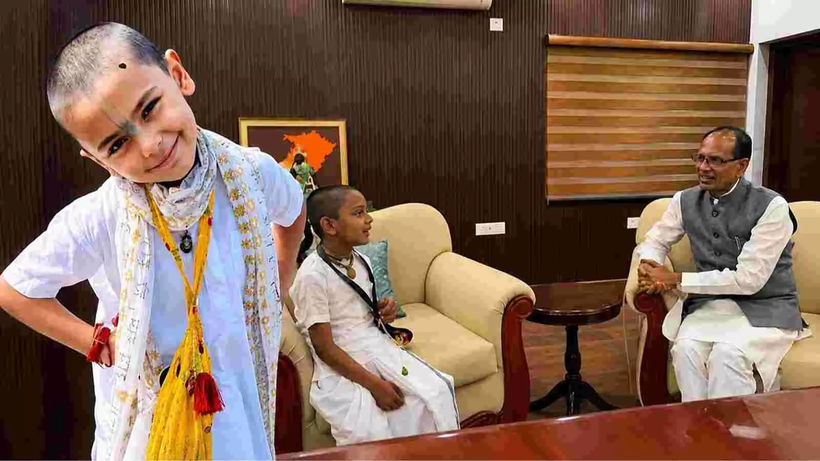केंद्रीय मंत्री शिवराज सिंह चौहान के साथ बातचीत करते हुए बाल संत भागवत दास ब्रह्मचारी। केंद्रीय मंत्री शिवराज सिंह चौहान के साथ बातचीत करते हुए बाल संत भागवत दास ब्रह्मचारी।