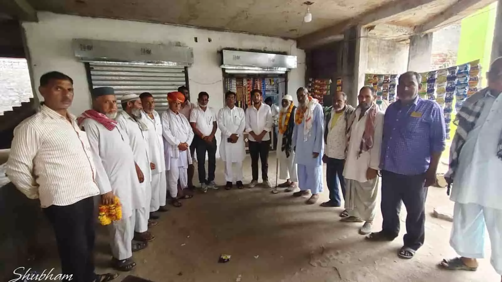 दोबड़ा कला में आयोजित बैठक में कांग्रेस के पदाधिकारी और स्थानीय कार्यकर्ता उपस्थित हैं। दोबड़ा कला में आयोजित बैठक में कांग्रेस के पदाधिकारी और स्थानीय कार्यकर्ता उपस्थित हैं।