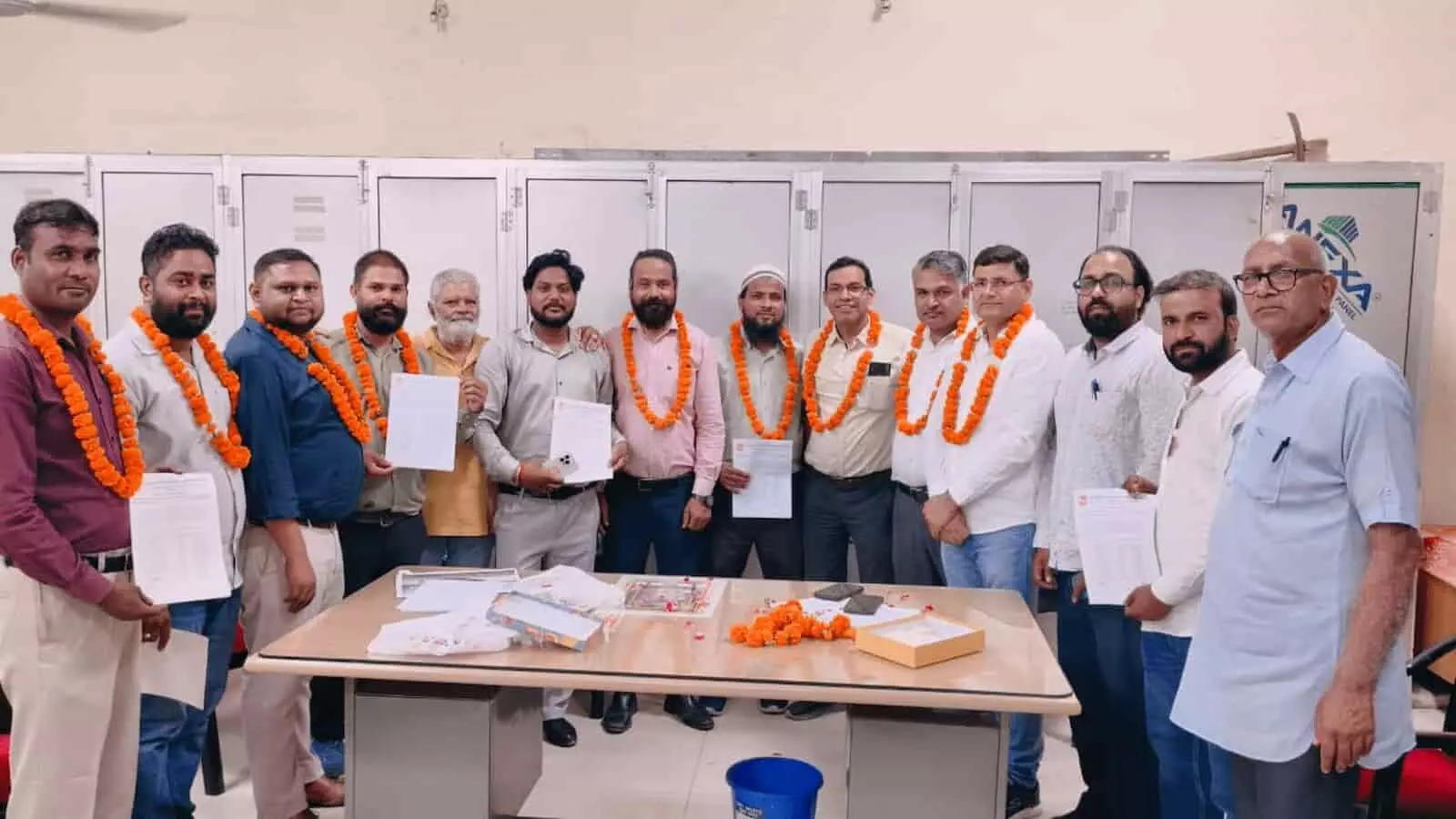 जयपुर नगर निगम मुख्यालय में आयोजित बैठक में उपस्थित फेडरेशन के पदाधिकारी और सदस्य। जयपुर नगर निगम मुख्यालय में आयोजित बैठक में उपस्थित फेडरेशन के पदाधिकारी और सदस्य।