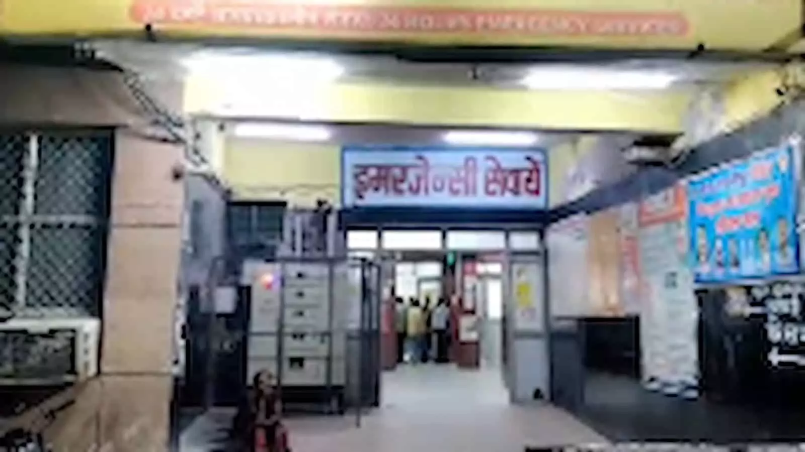 जौनपुर में अधिवक्ता फरमान हैदर पर कथित जानलेवा हमला, 4 नामजद समेत 8 आरोपियों पर मुकदमा दर्ज जौनपुर में अधिवक्ता फरमान हैदर पर कथित जानलेवा हमला, 4 नामजद समेत 8 आरोपियों पर मुकदमा दर्ज
