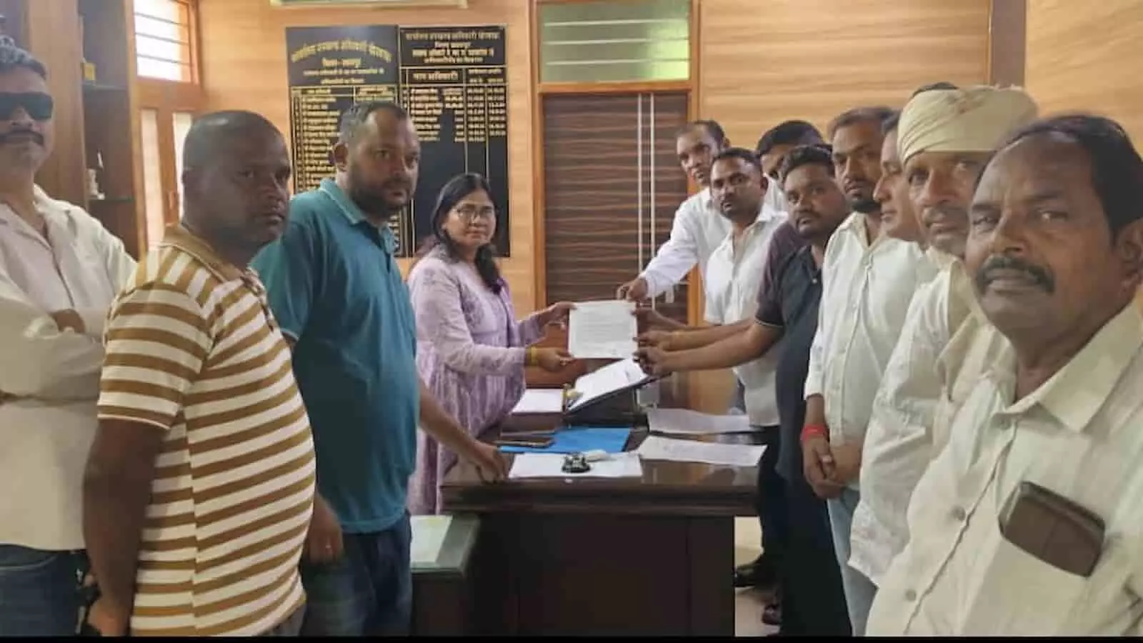 मांडवा घाटी–बंजारिया मार्ग पर पुलिस चौकी की मांग तेज, बढ़ते अपराधों पर मुख्यमंत्री को सौंपा ज्ञापन मांडवा घाटी–बंजारिया मार्ग पर पुलिस चौकी की मांग तेज, बढ़ते अपराधों पर मुख्यमंत्री को सौंपा ज्ञापन