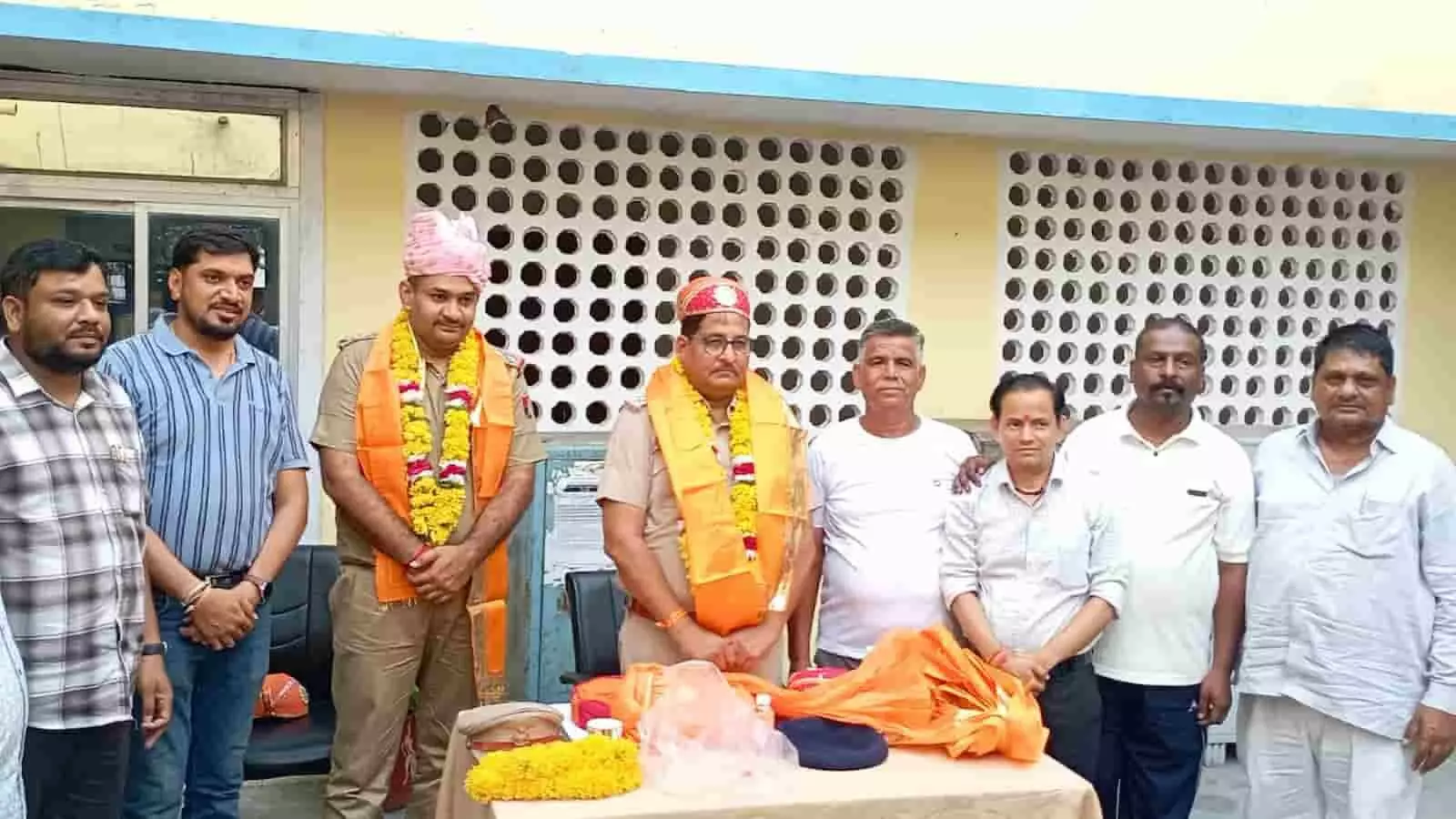 खेरवाड़ा थाना परिसर में सीएलजी-शांति समिति की बैठक, अवैध पार्किंग व नशाखोरों पर सख्त कार्रवाई की मांग