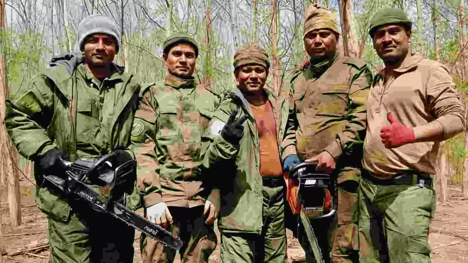 उत्तर प्रदेश के आजमगढ़ और मऊ जिले के युवक जो रूस में युद्ध के दौरान मारे गए। उत्तर प्रदेश के आजमगढ़ और मऊ जिले के युवक जो रूस में युद्ध के दौरान मारे गए।