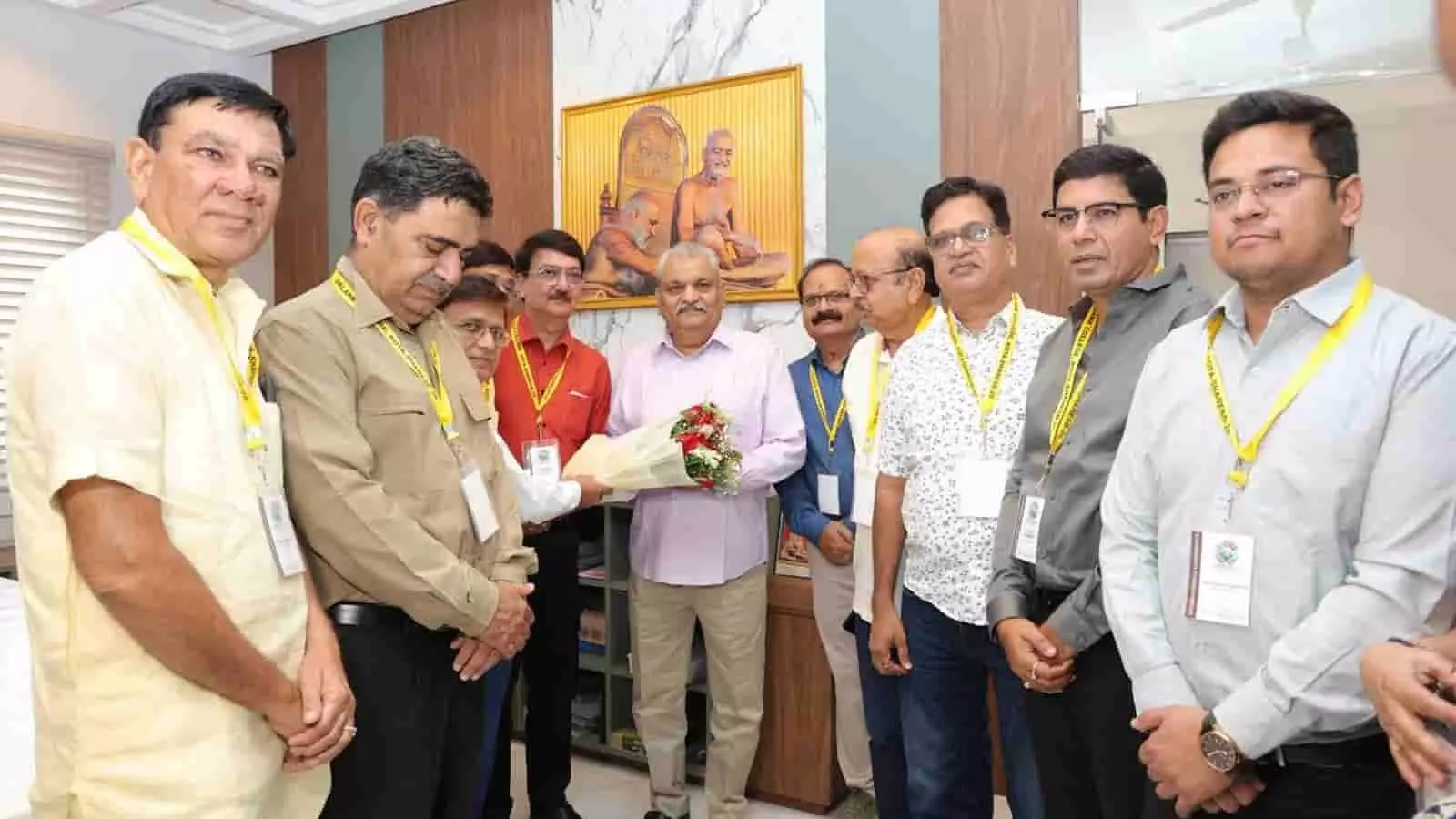 अकलंक कॉलेज कोटा में अंतरराष्ट्रीय कॉन्फ्रेंस के उद्घाटन अवसर पर दीप प्रज्ज्वलित करते अतिथिगण।